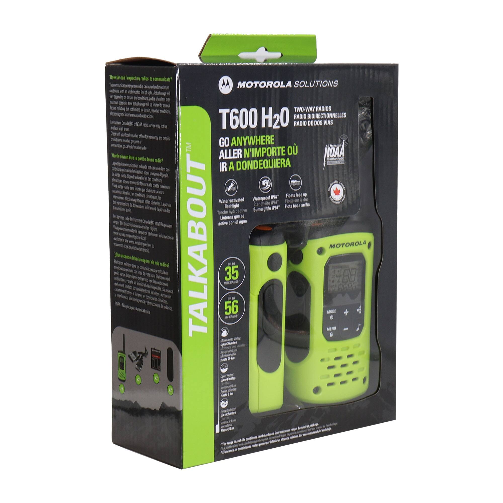 MOTOROLA SOLUTIONS  
T600 H2O  
TWO-WAY RADIOS  
RADIO DE DOS VIAS  
GO ANYWHERE  
ALLER N'IMPORTE OU IR A DONDEQUIERA  

Water-activated  
Flotante  
Waterproof  
Étanche  

TALKABOUT  
35  
56  

MOTOROLA