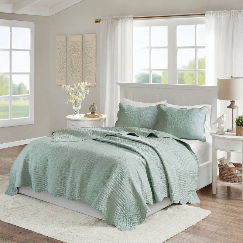 Angle. Hivvago - King Size 3 Piece Reversible Scalloped Edges Microfiber Quilt Set in Seafoam - Seafoam.