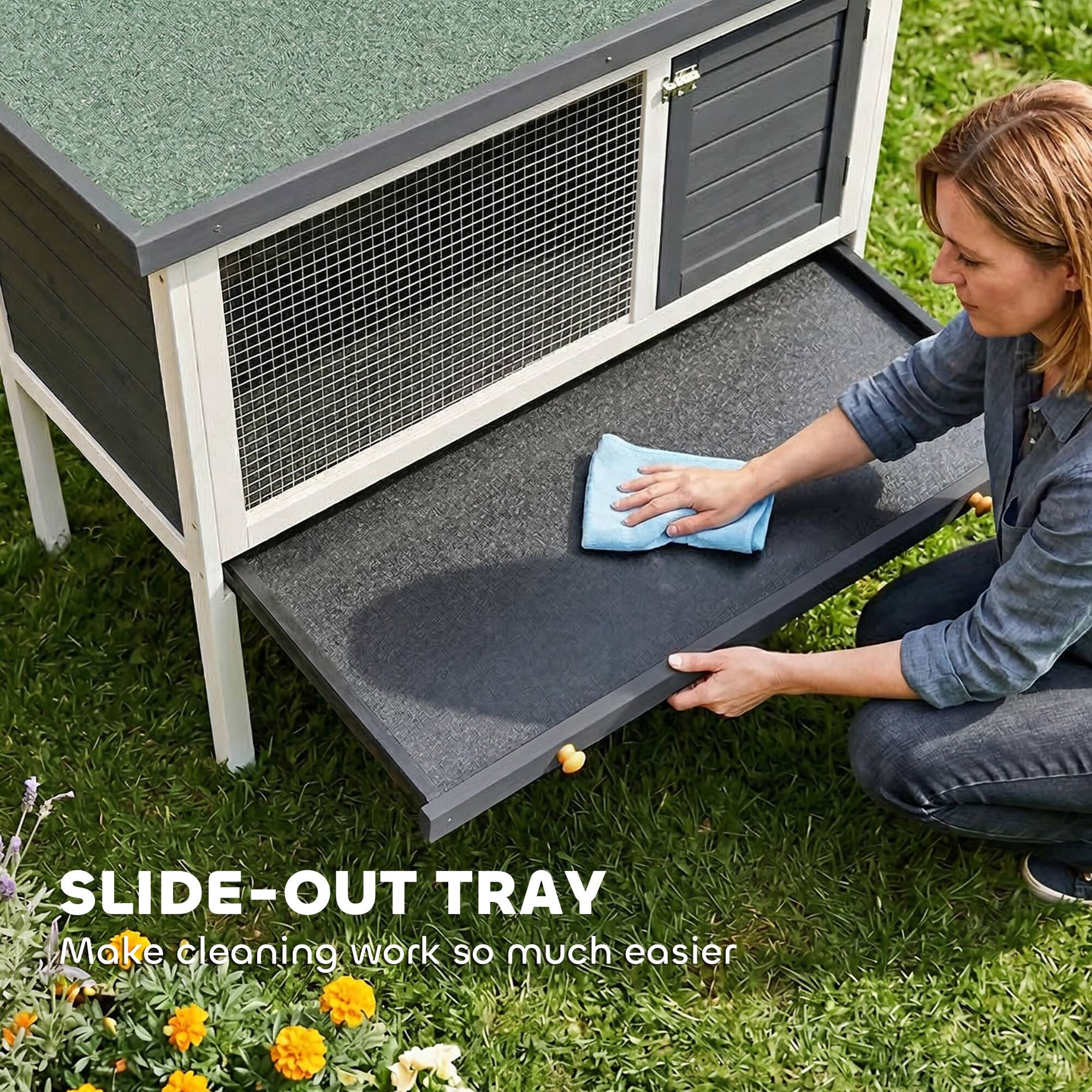 SLIDE-OUT TRAY  
Make cleaning work so much easier