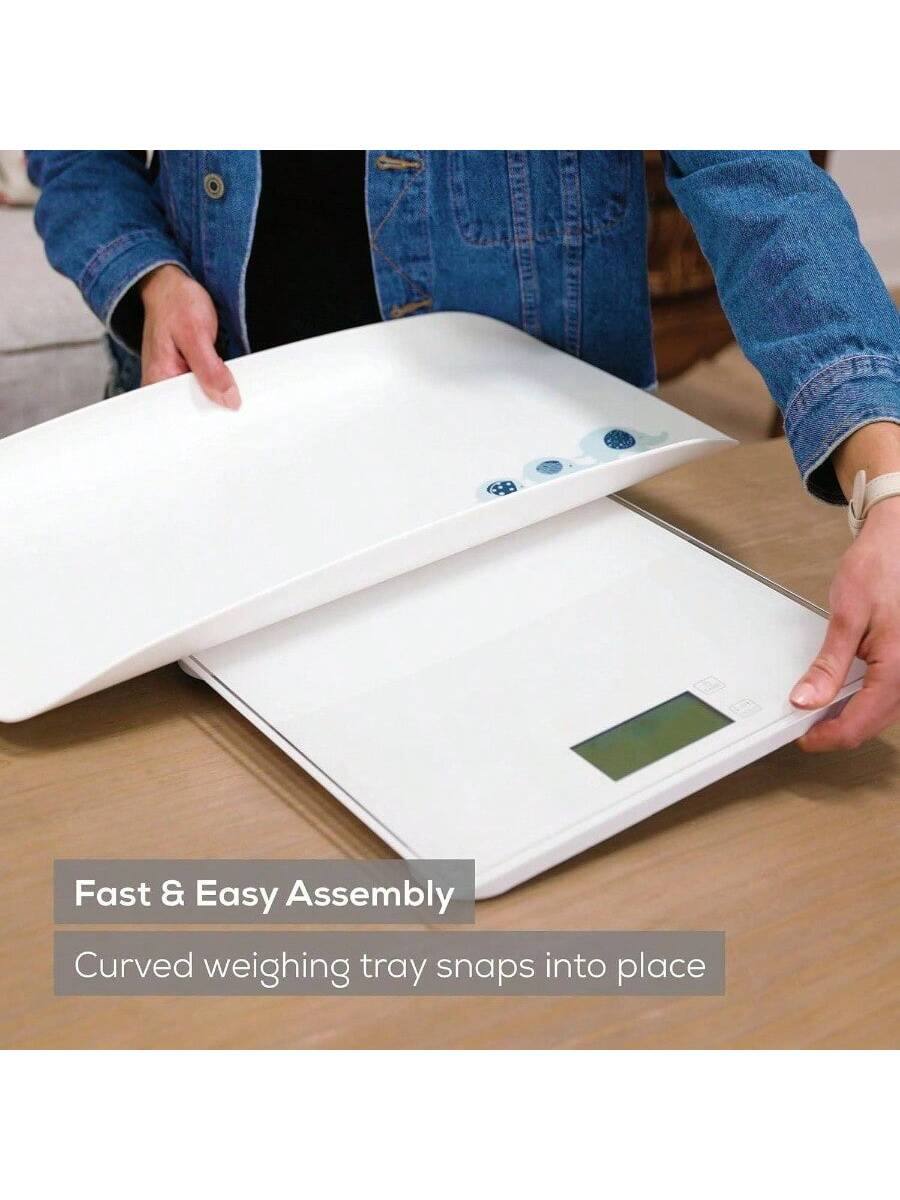 Fast & Easy Assembly  
Curved weighing tray snaps into place