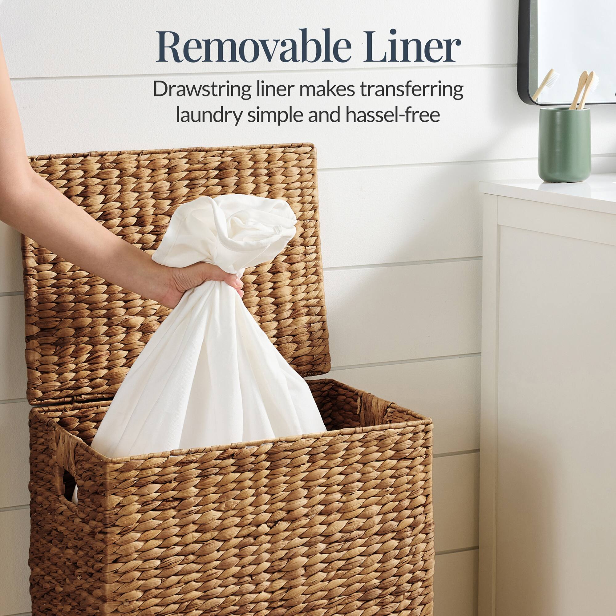 Removable Liner  
Drawstring liner makes transferring laundry simple and hassle-free