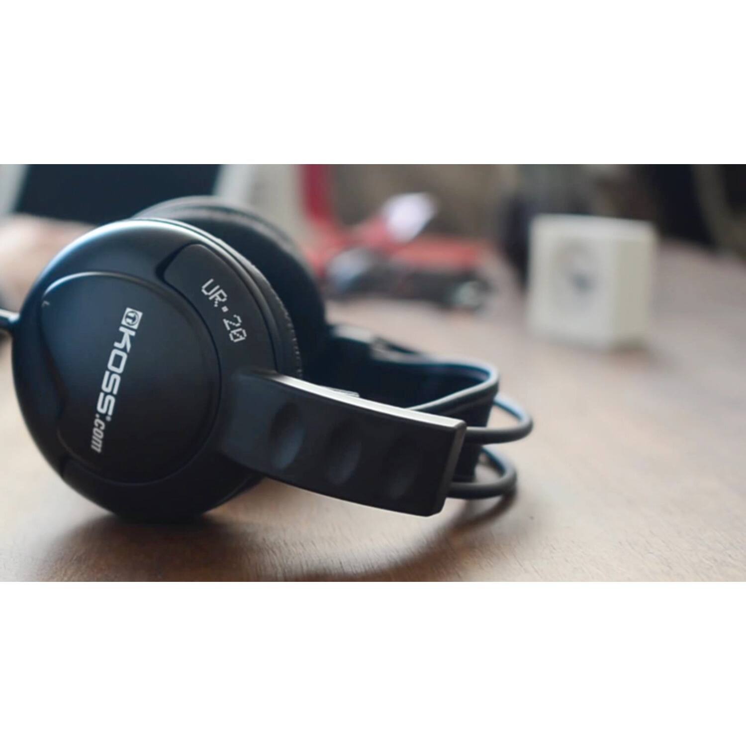 KOSS.com  
UR-20