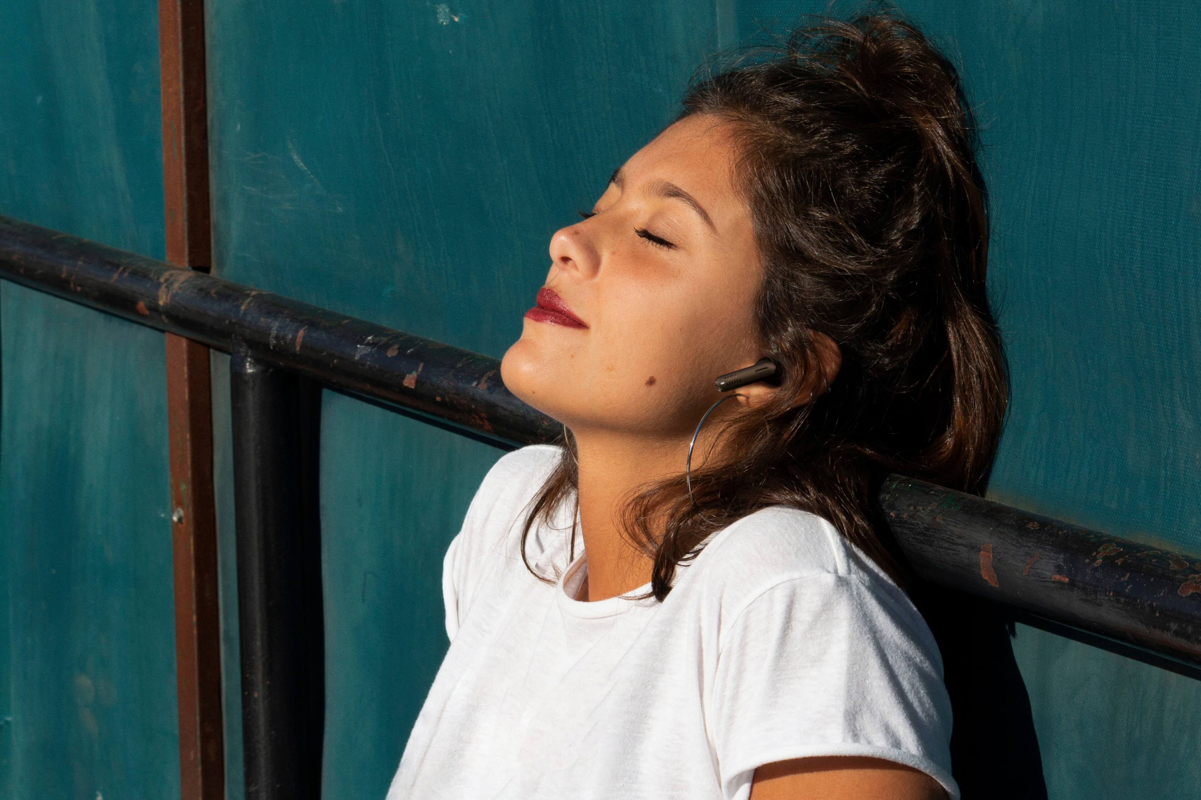 Alt View 8. JBL - Tune 245NC True Wireless Noise Cancelling Earbuds - Black.