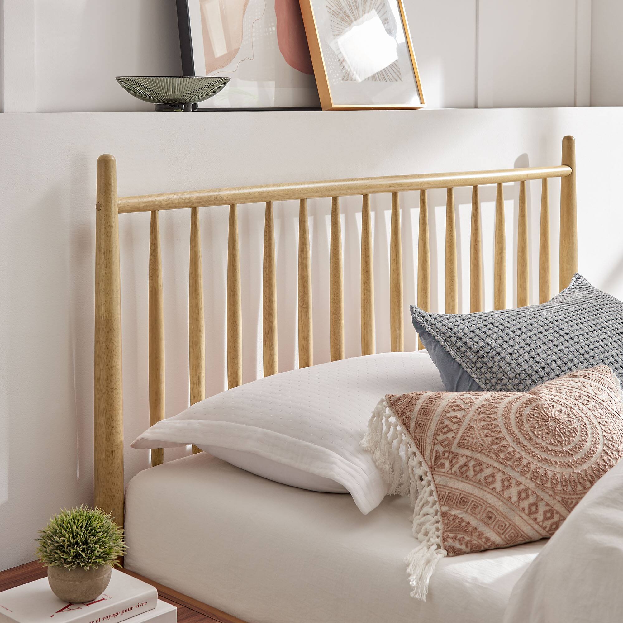 Alt View 1. Modway - Zane Size Spindle Bed by Modway - Light Oak.