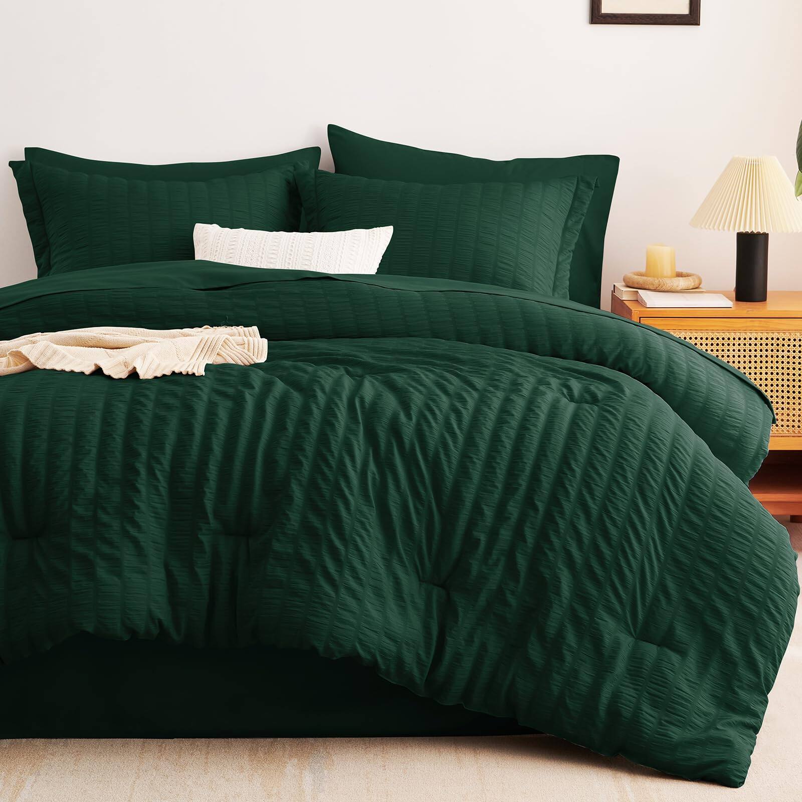 Left. Dazzed Corner - Queen Comforter Set 7 Pieces Bed in a Bag Queen Comforter Set with Sheet - Emerald Green.