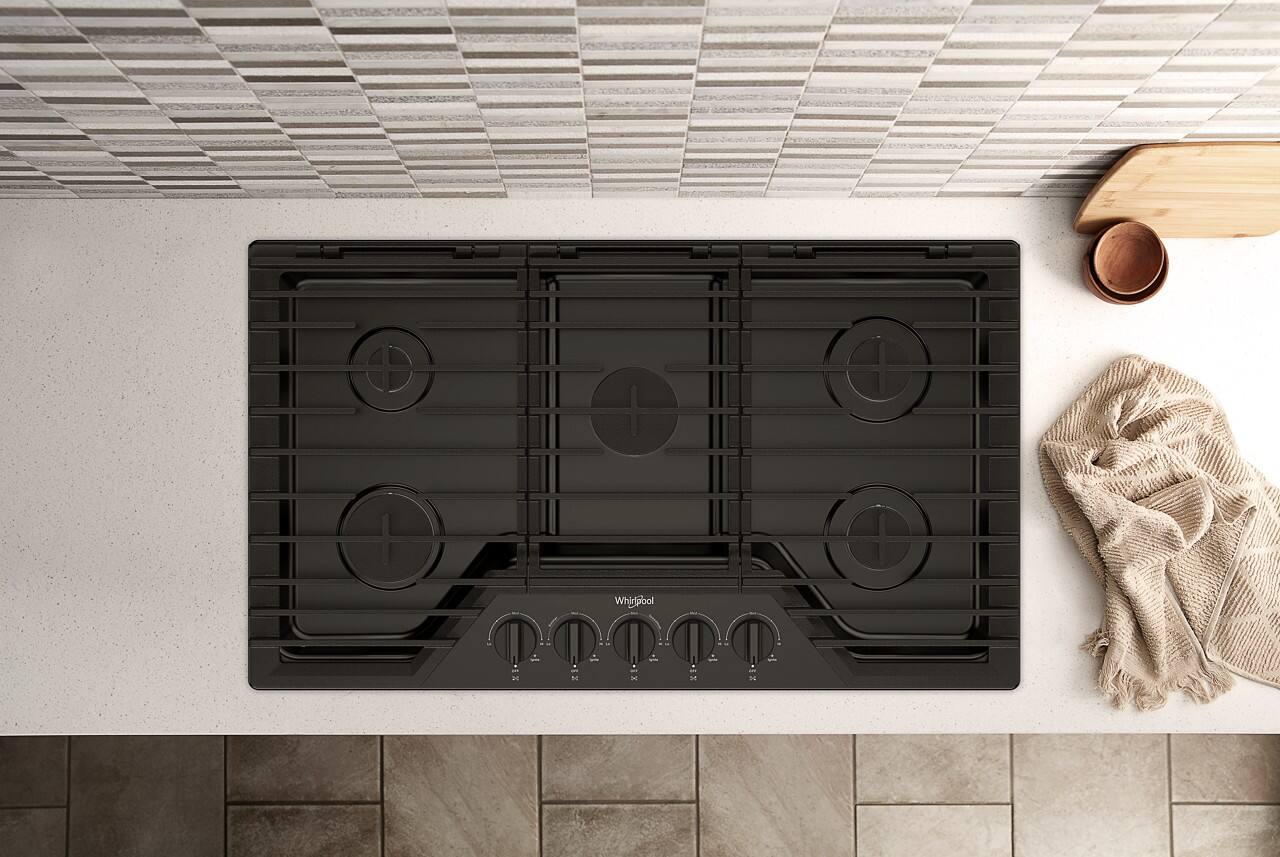 Alt View 16. Whirlpool - Whirlpool - 36" Built-In Gas Cooktop with 5 Burners and EZ-2-Lift Hinged Cast-Iron Grates - Black.