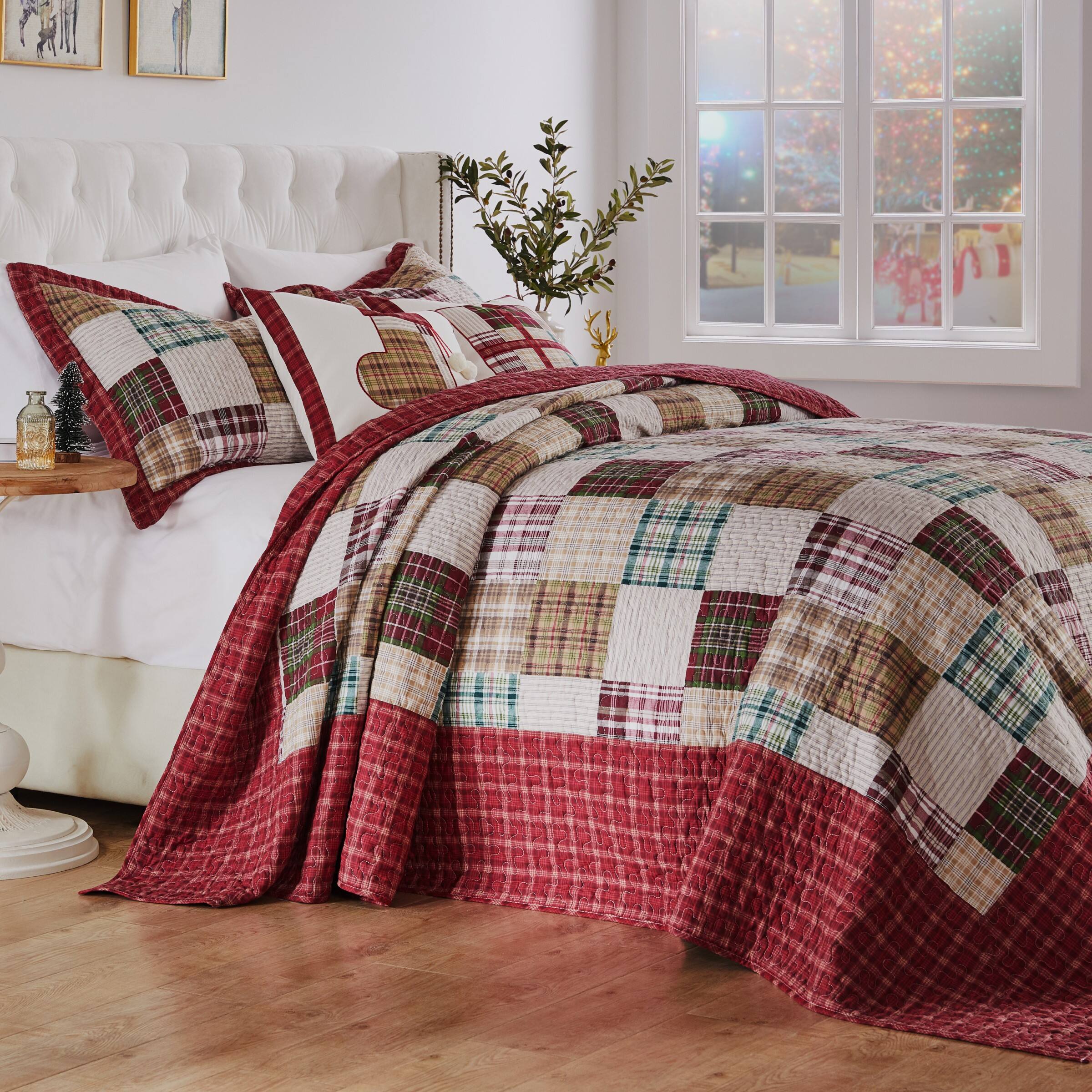 Angle. BreeBe - Oxford Red Bedspread Set - 3 Piece Queen - Red.