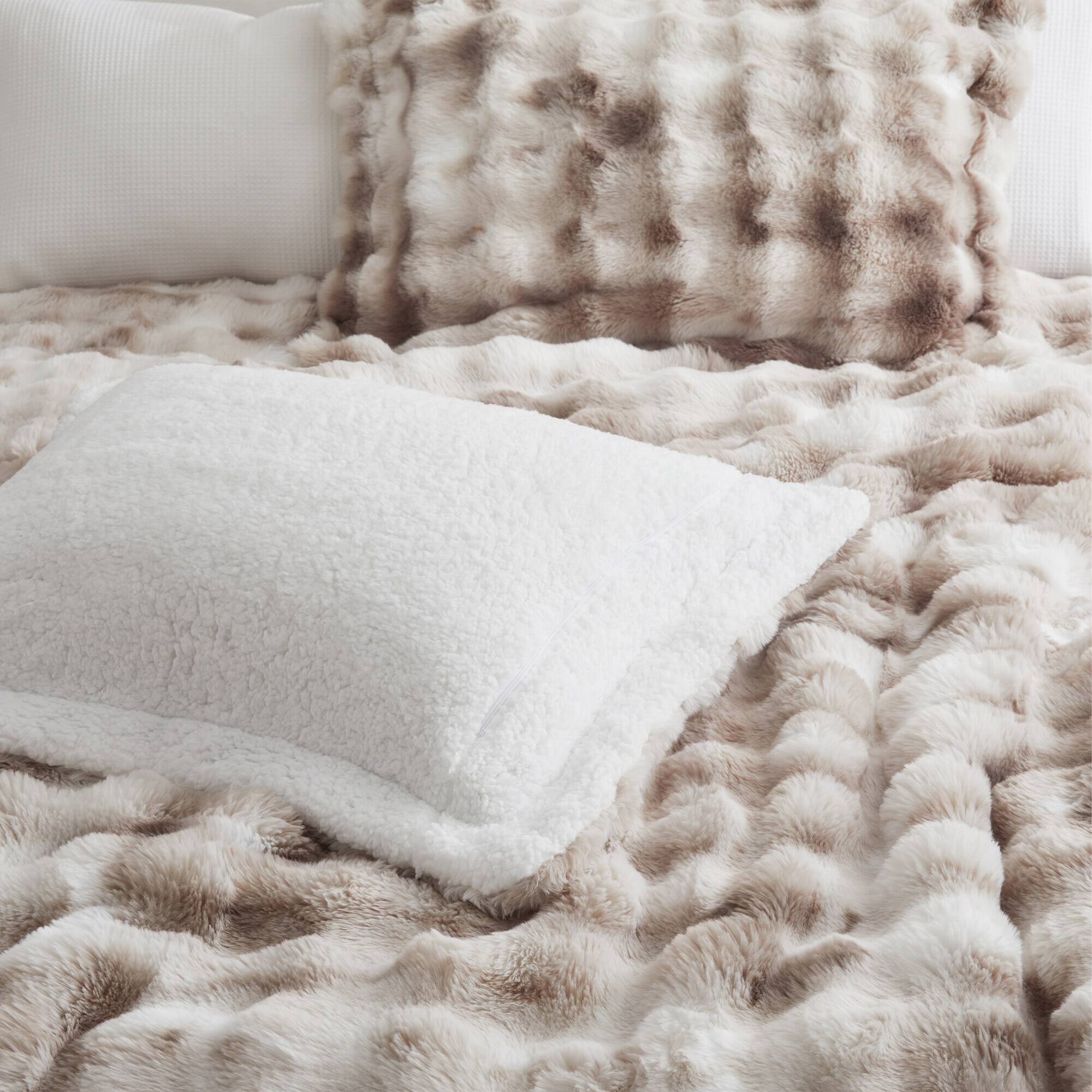 Alt View 1. Peace Nest - Peace Nest Ultra-Soft Faux Fur Comforter Set with Plush Tie-Dye & Reversible Sherpa, Taupe, King - Taupe.