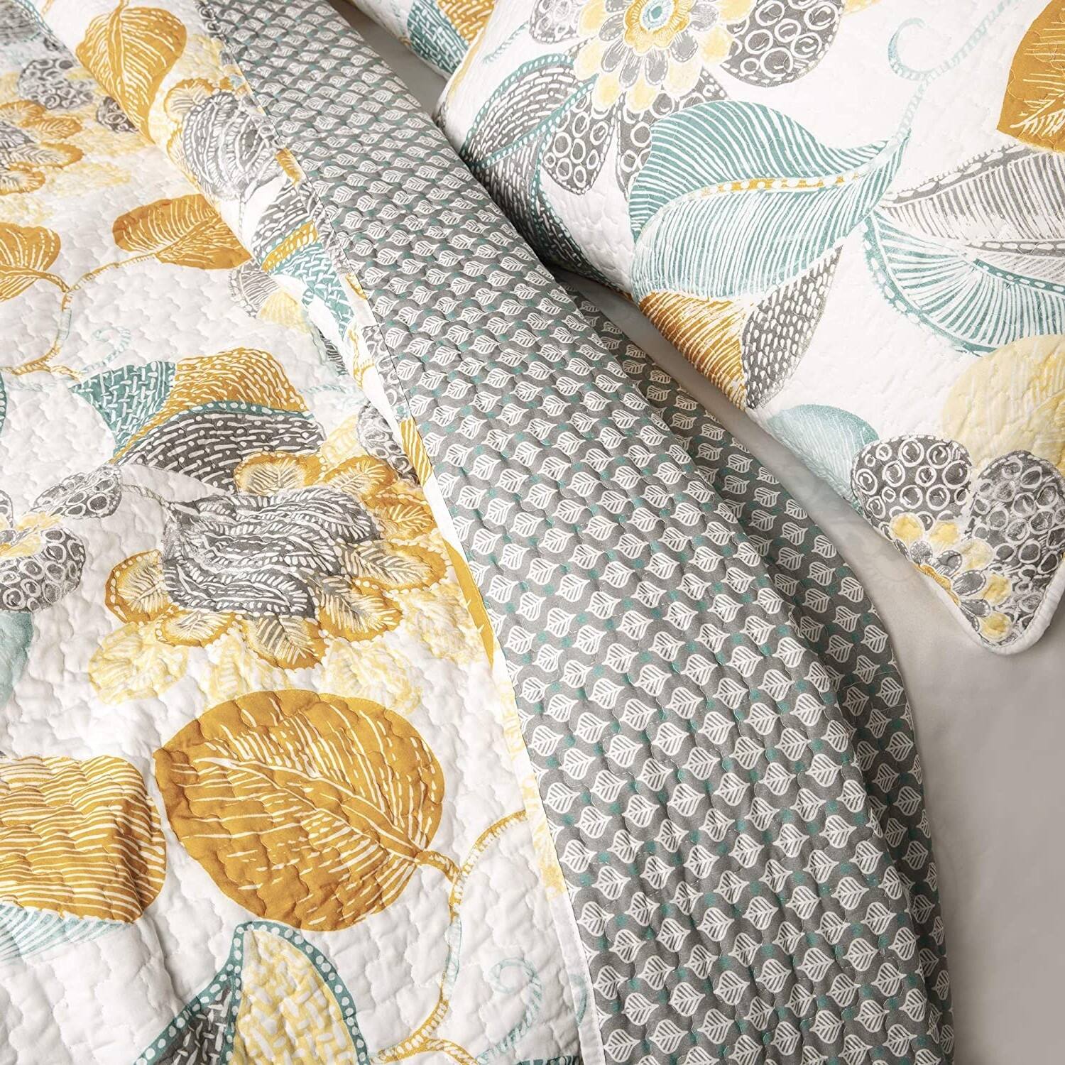 Back. Hivvago - 3 Piece Reversible Yellow Grey Floral Cotton Quilt Set in King Size - Yellow, Grey, Beige, Teal.