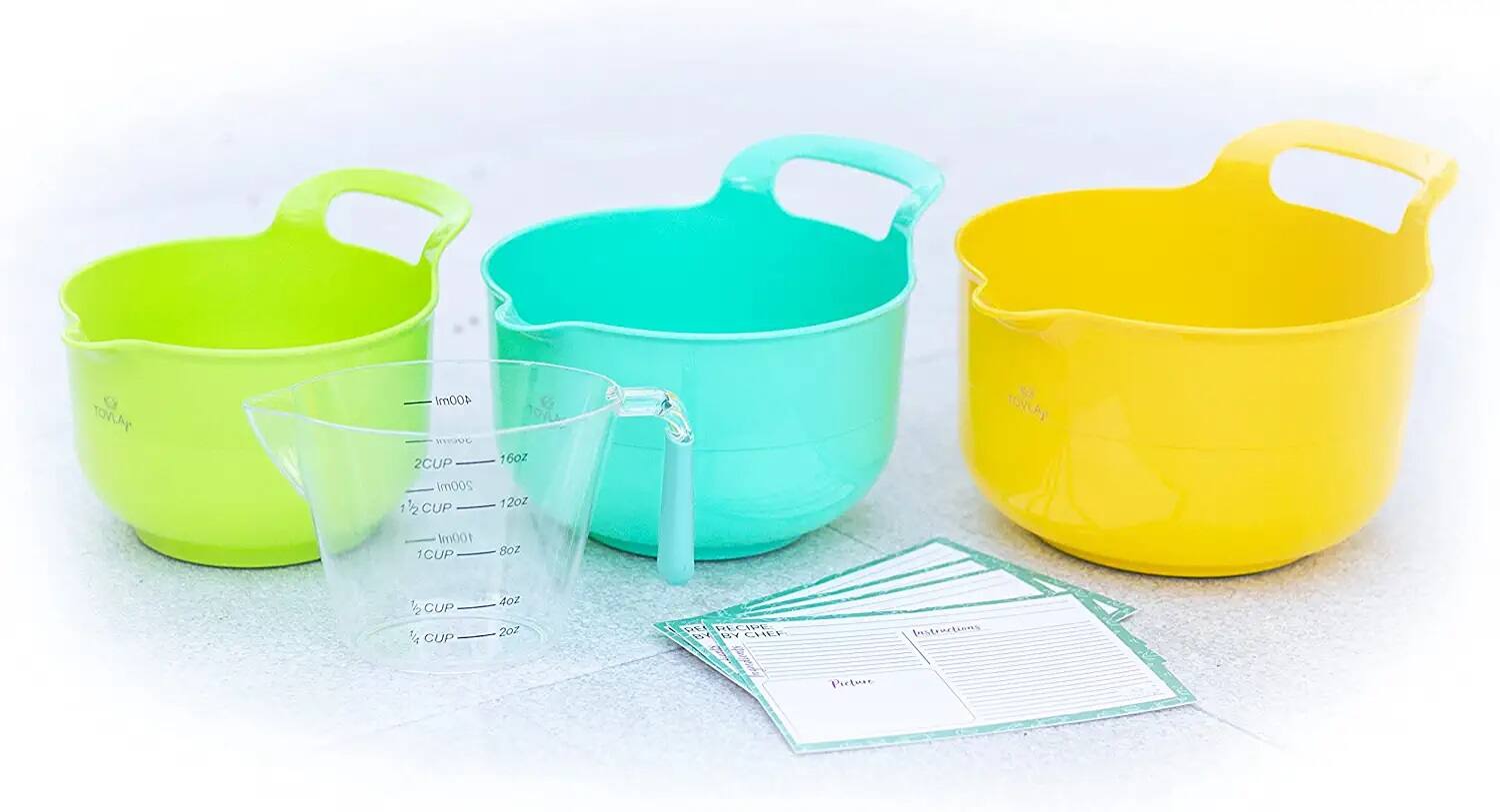 Sure, here is the corrected and grouped text from the image:

---

**Measurements:**

- 2 CUP = 16 OZ
- 1 1/2 CUP = 12 OZ
- 1 CUP = 8 OZ
- 1/2 CUP = 4 OZ
- 1/4 CUP = 2 OZ

**Recipe:**

- 1/4 CUP
- 1/2 CUP
- 1 CUP
- 1 1/2 CUP
- 2 CUP

**Instructions:**

- [Blank space for instructions]

**Picture:**

- [Blank space for picture]

---

This text is organized based on the measurements and recipe instructions visible on the measuring cup and the recipe cards.