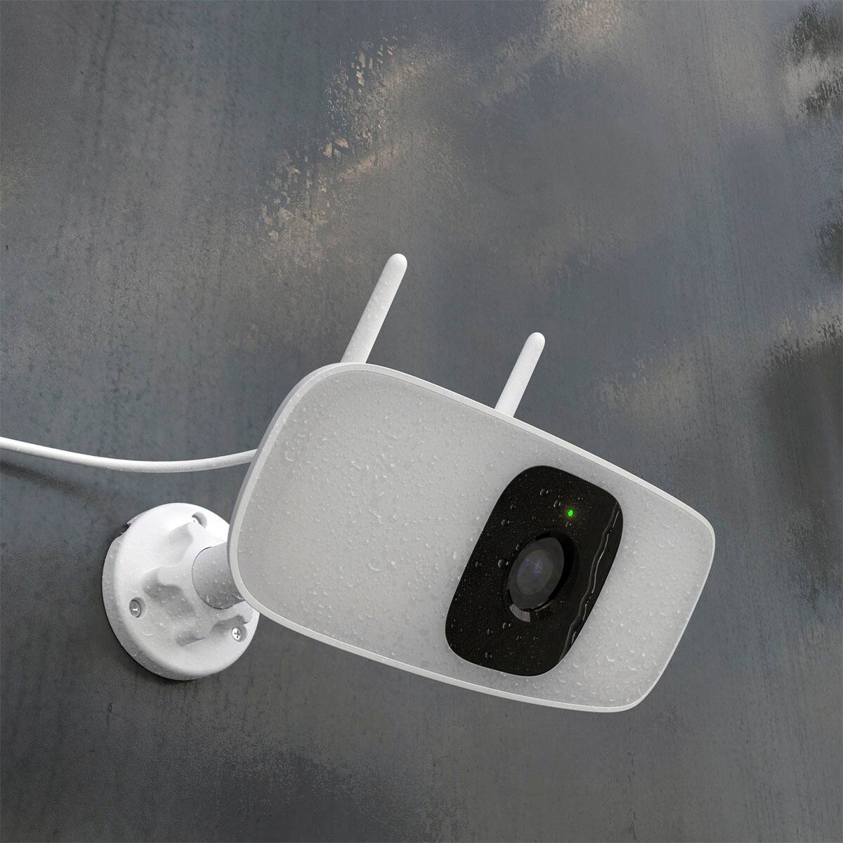 Alt View 5. Lorex - 2K Floodlight Wi-Fi Security Camera (with App Controlled Horizontal Pan) - White.