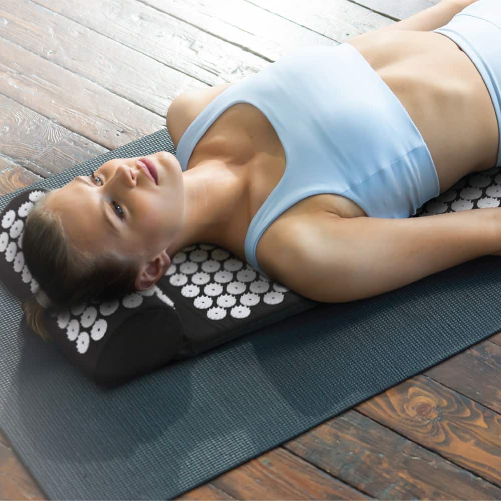 Angle. Sharper Image - Acupressure Mat & Pillow with Travel Bag - Black.