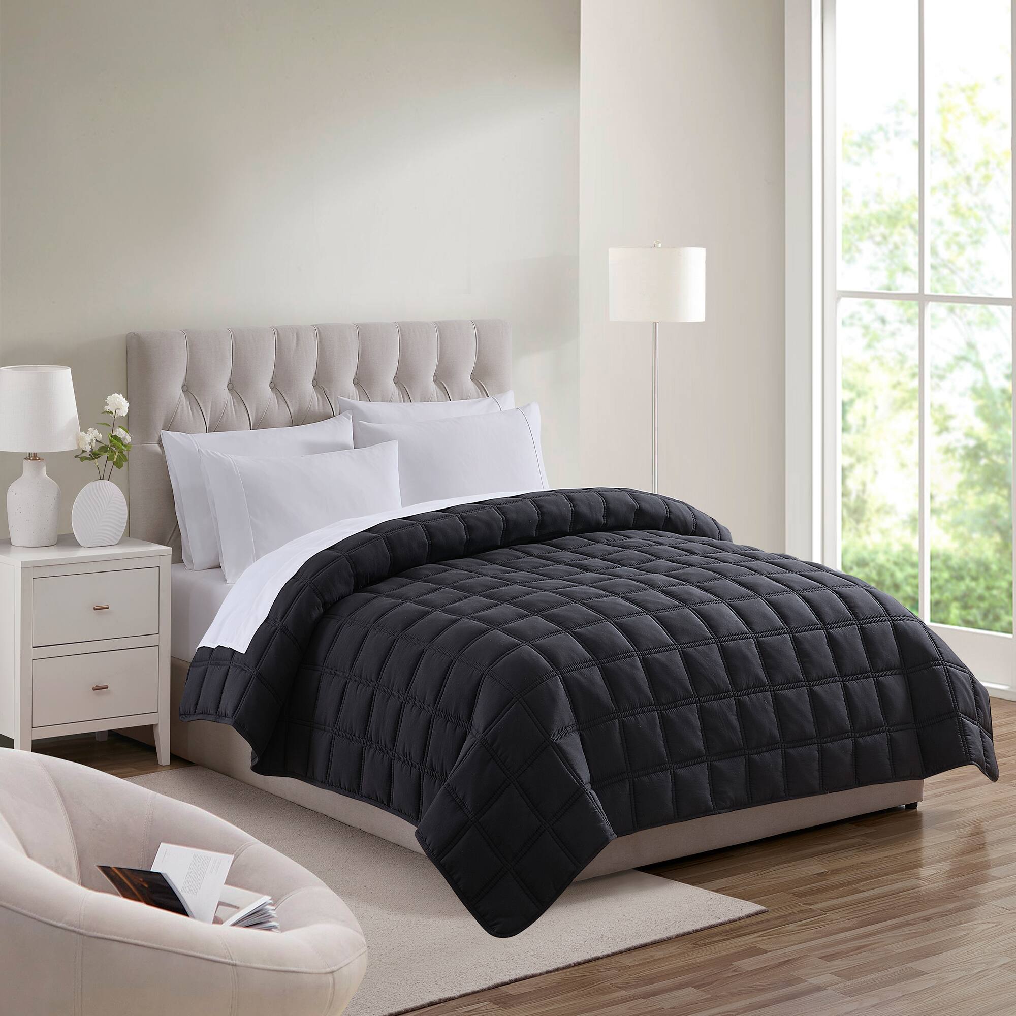 Angle. Sweet Home Collection - Oversized All-Season Reversible Double Stitched Comforter, Twin - Black.
