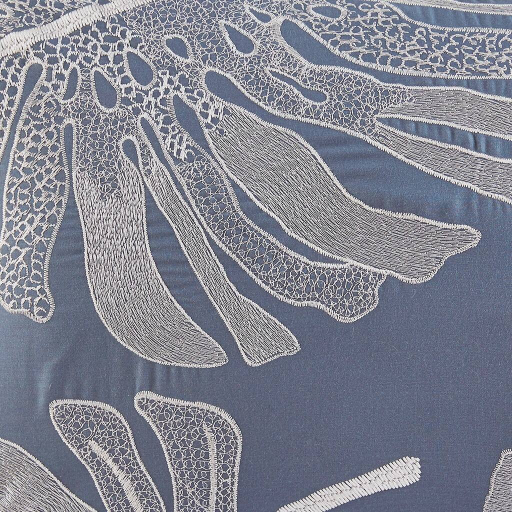 Alt View 2. Gracie Mills - Gracie Mills Cordell 5-Piece Cotton Printed Duvet Cover Set - White/Blue.