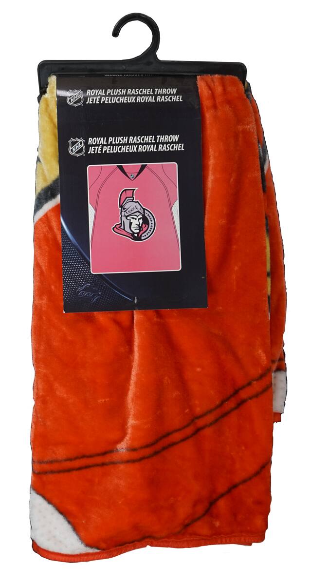 ROYAL PLUSH RASCHEL THROW  
JETE PELUCHEUX ROYAL RASCHEL