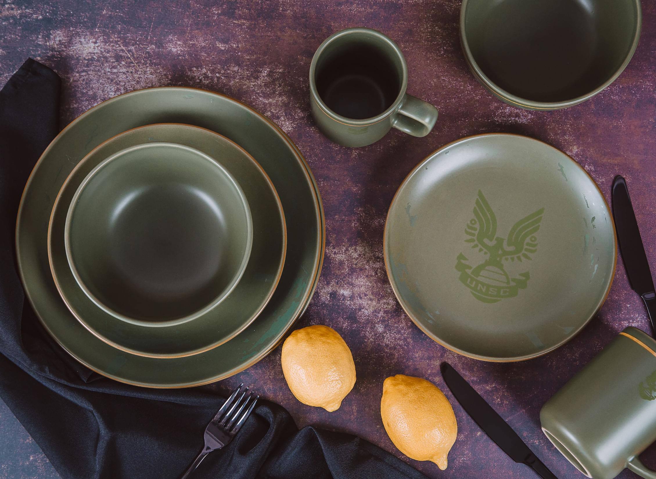 Alt View 2. Ukonic - HALO Master Chief 117 Stoneware 8-Piece Dinnerware Set | Plates, Bowls, Mugs - Green.