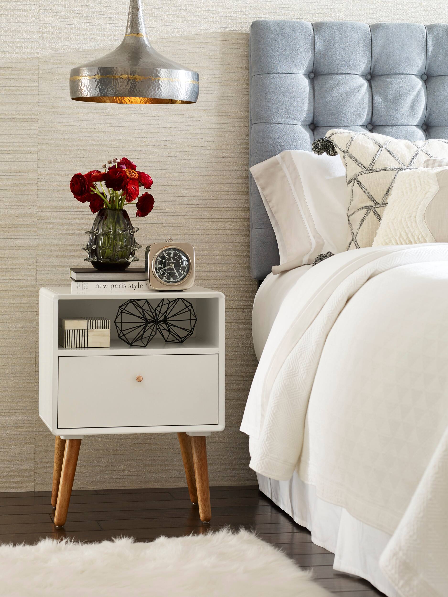 Angle. Adore Decor - Lilou Side Table - White.