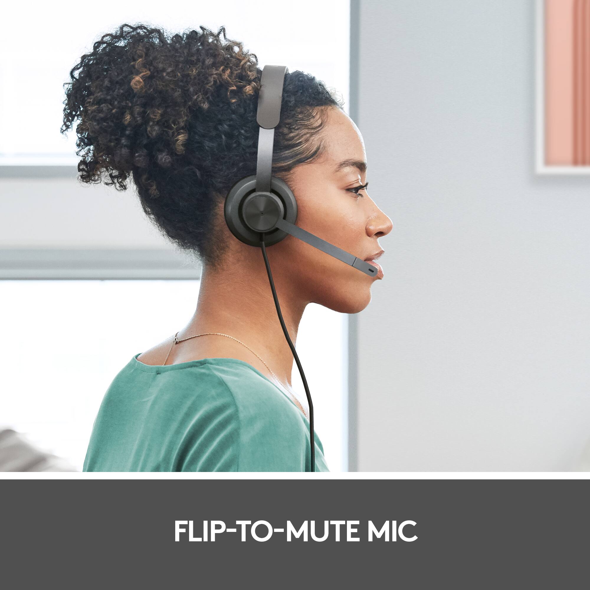 FLIP-TO-MUTE MIC