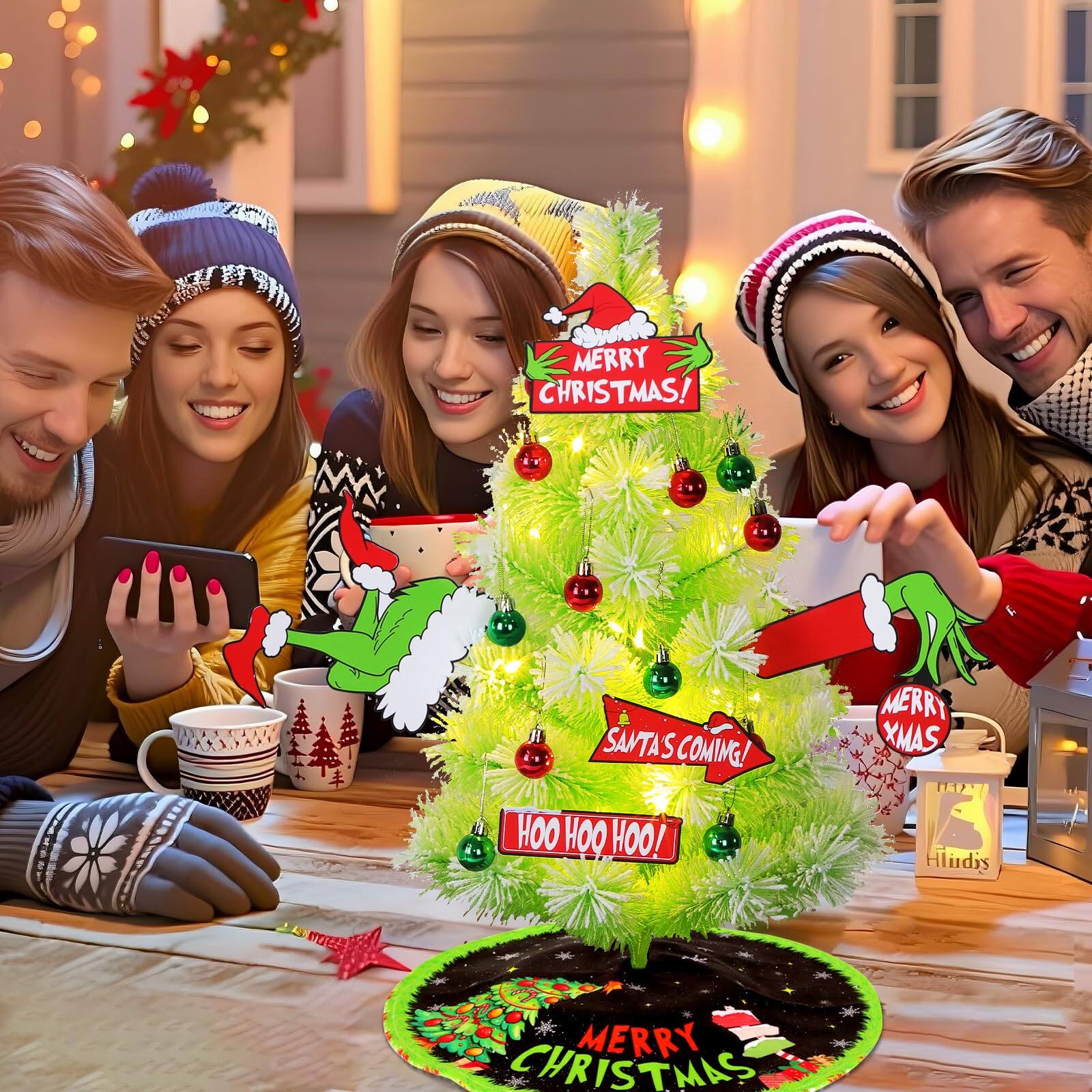 MERRY CHRISTMAS!  
SANTA'S COMING!  
HOO HOO HOO!  
MERRY CHRISTMAS!  
MERRY XMAS  
HOO HOO HOO!  
MERRY CHRISTMAS