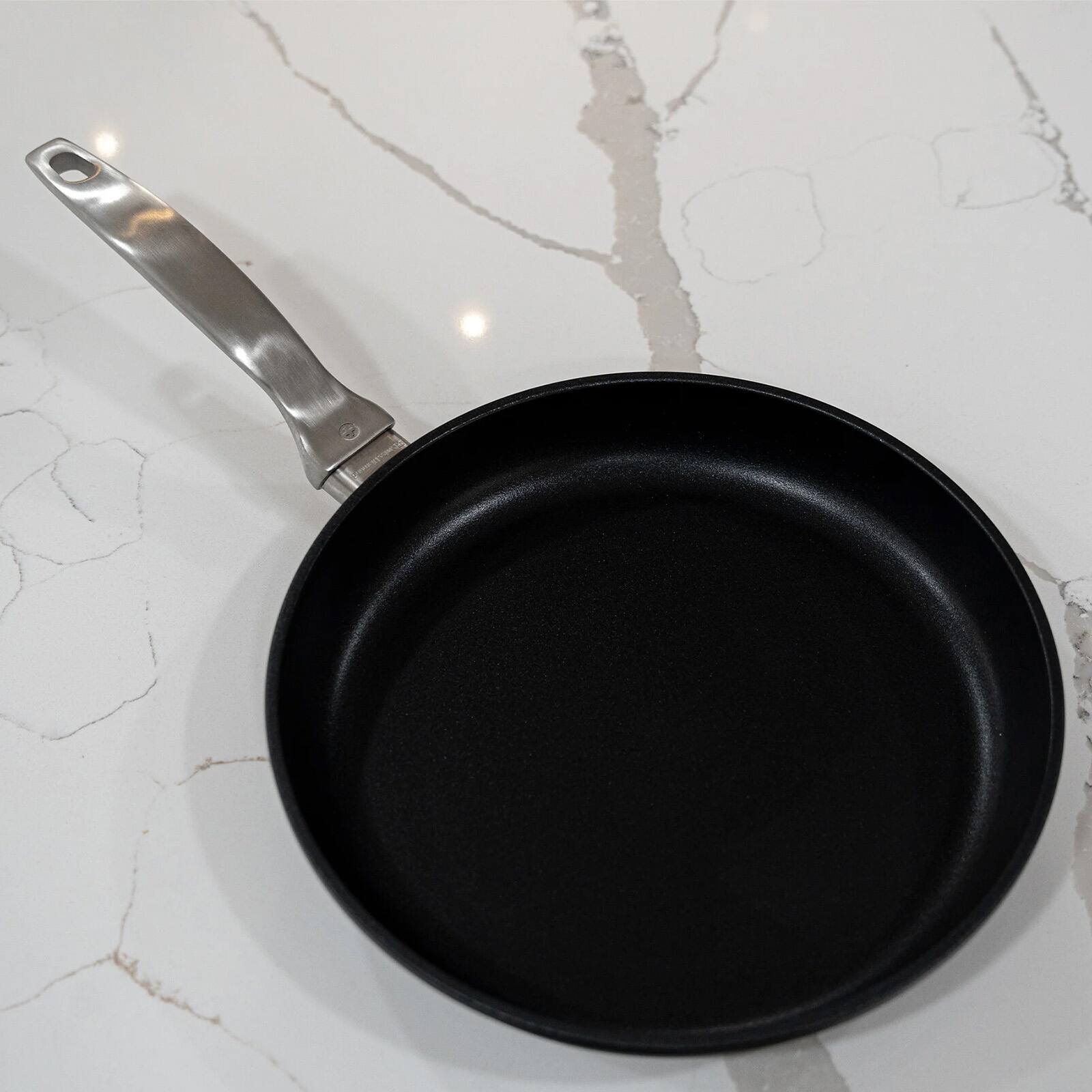 Alt View 2. Swiss Diamond - CHD Induction Fry Pan, 10.25-Inch - Black.
