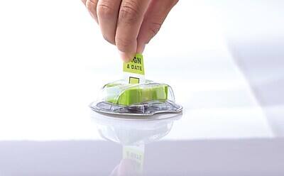 Alt View 4. Post-it - Sign & Date' Message Flags, .94" Wide, Green, 200 Flags/Pack - Bright Green.