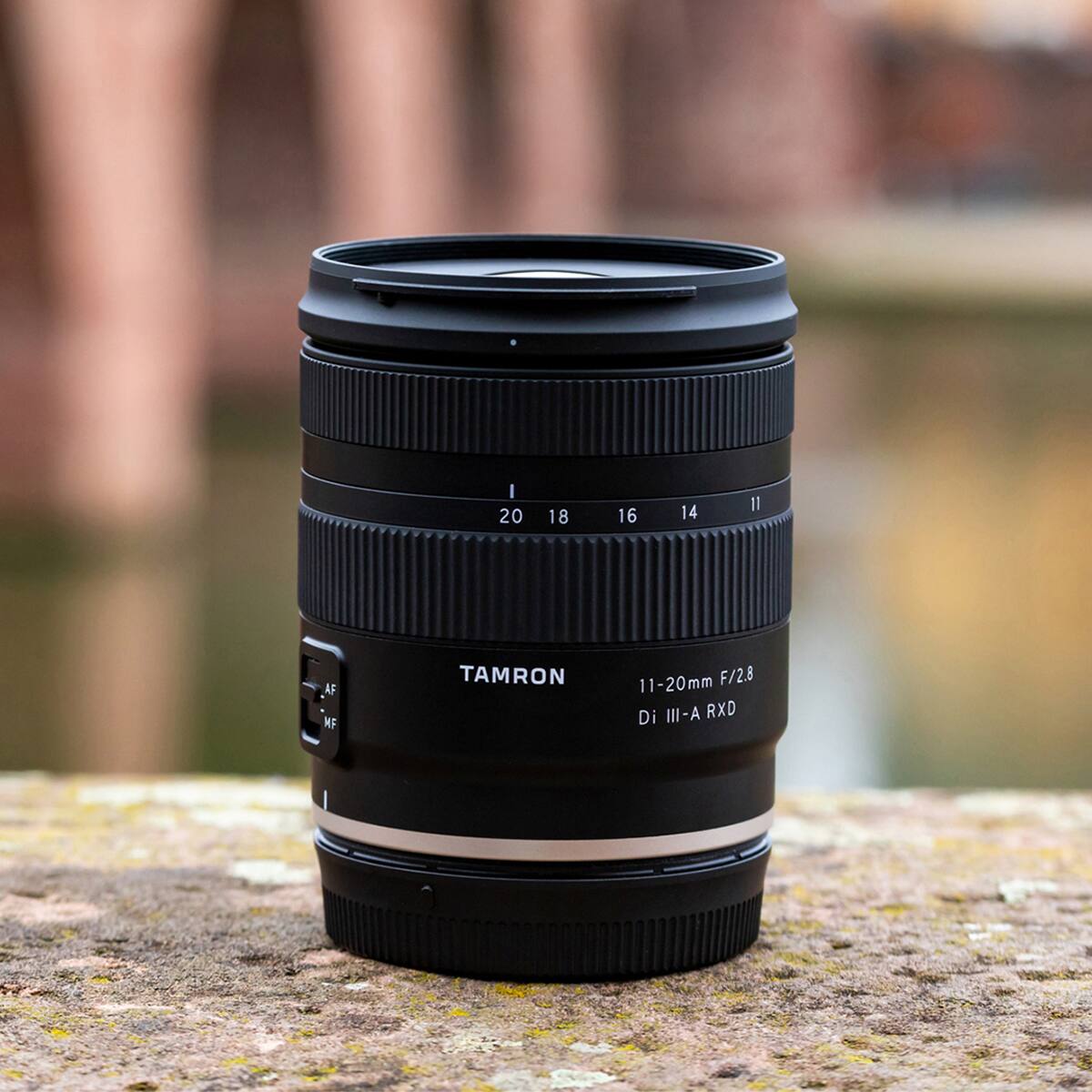 I 20
18
16
14
11
AF MF
TAMRON
11-20mm F/2.8 Di III A RXD