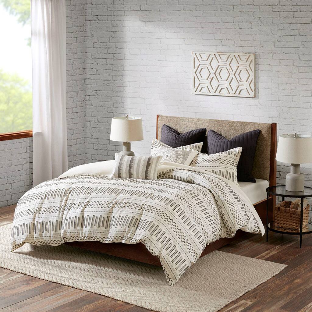 Alt View 3. Gracie Mills - Gracie Mills Donny Geometric Cotton Jacquard Comforter Mini Set - Ivory/Charcoal.
