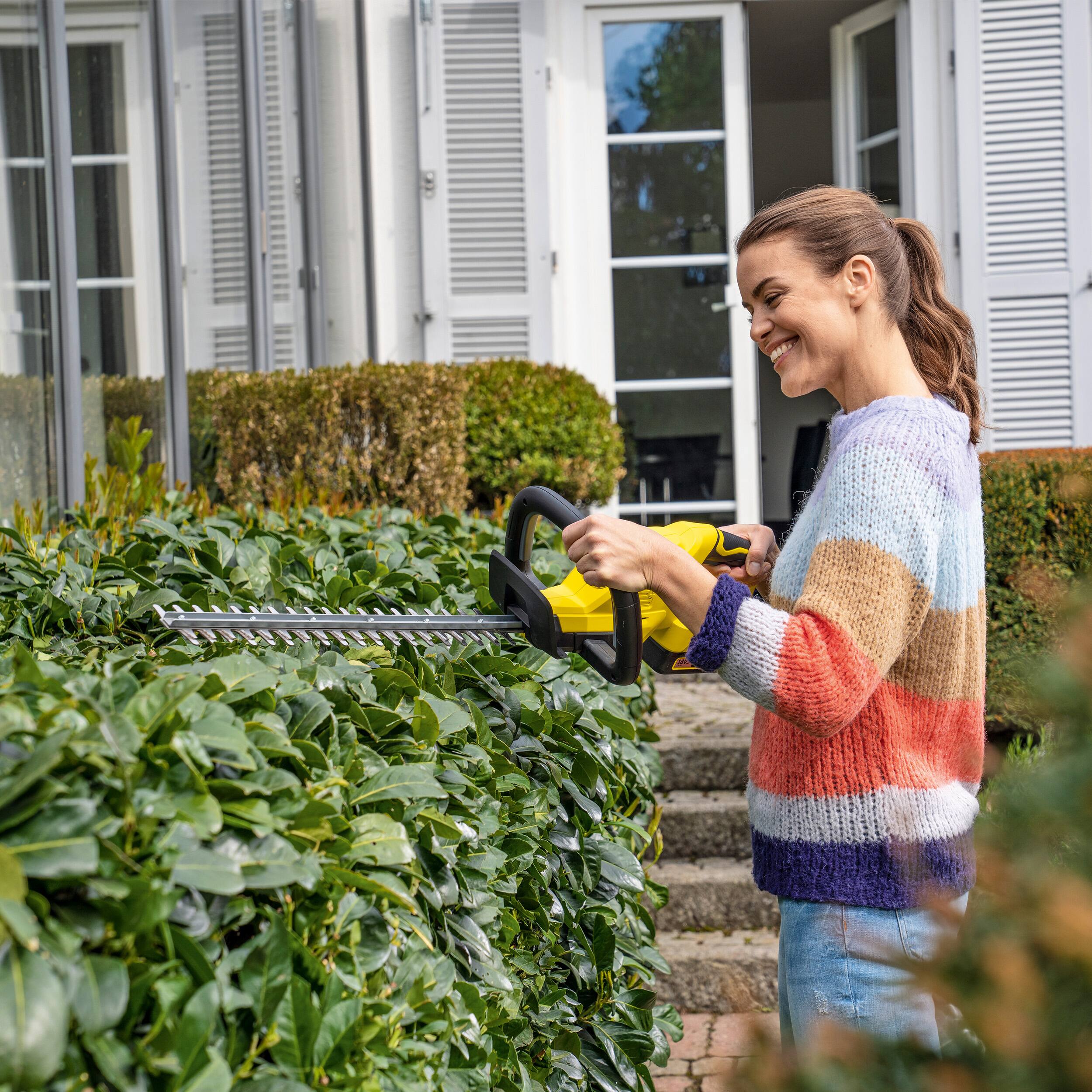 Left. Karcher - Cordless Hedge Trimmer, Diamond-ground blade, Rotating handle - Tool Only.