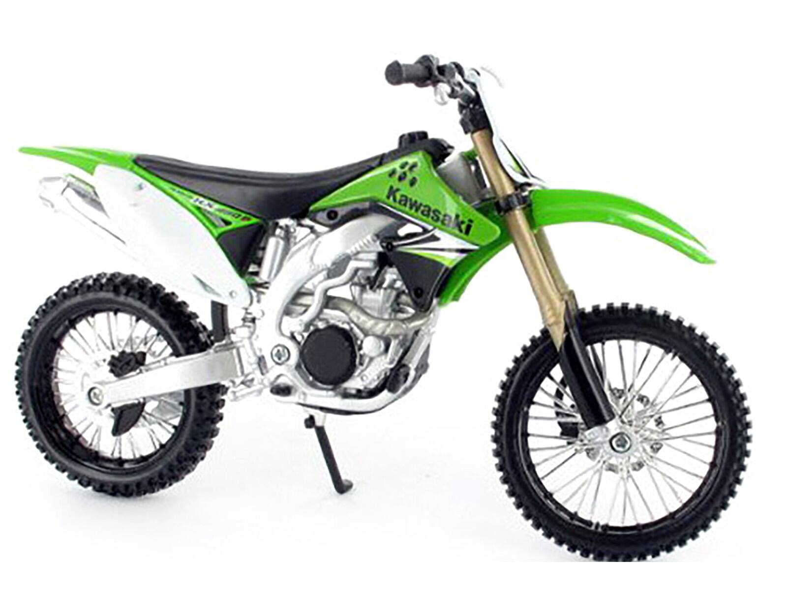 Angle. Maisto - Kawasaki KX 450F Green 1/12 Diecast Motorcycle Model by Maisto - Green.