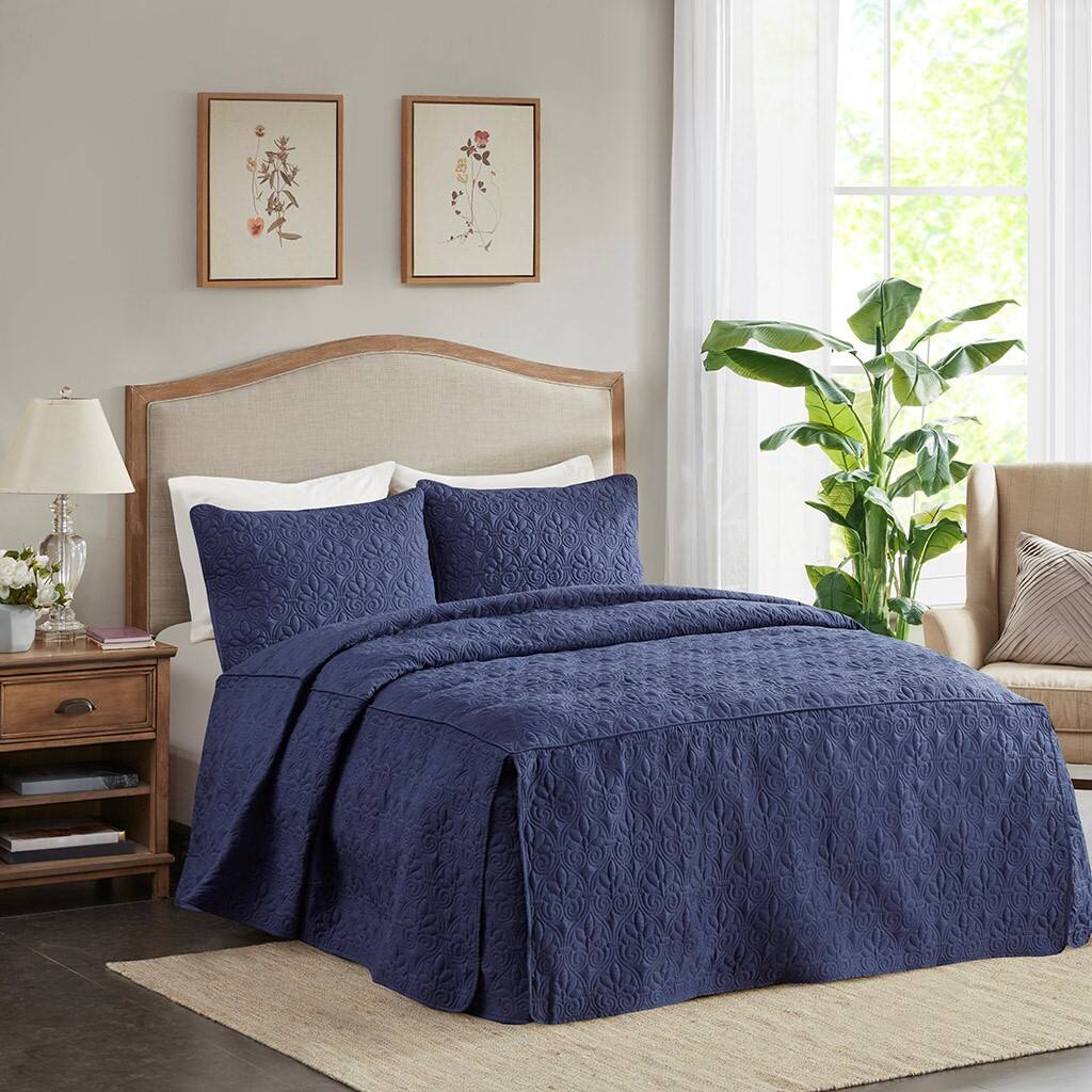 Alt View 1. Gracie Mills - Gracie Mills Sandy 3 Piece Split Corner Classic Pleated Quilted Bedspread Set - Navy.