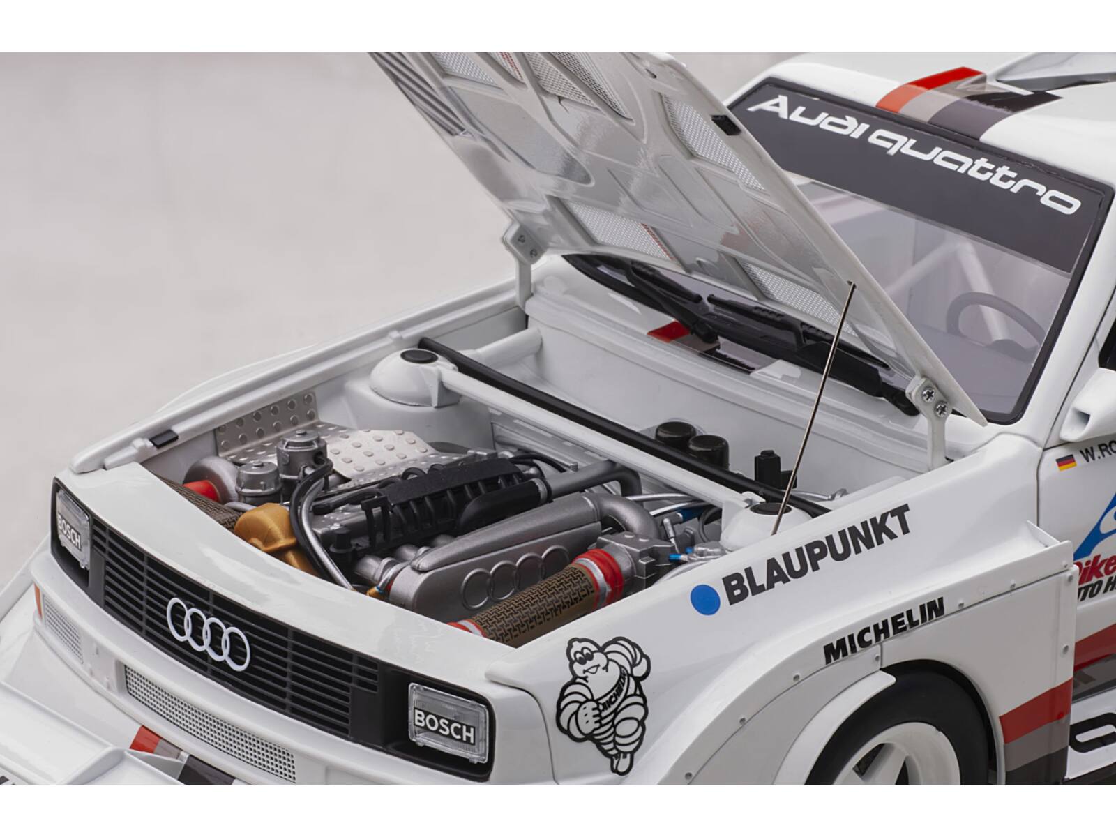 Audi quattro BOG0R BOSCH BLAUPUNKT MICHELIN W.RO ike M