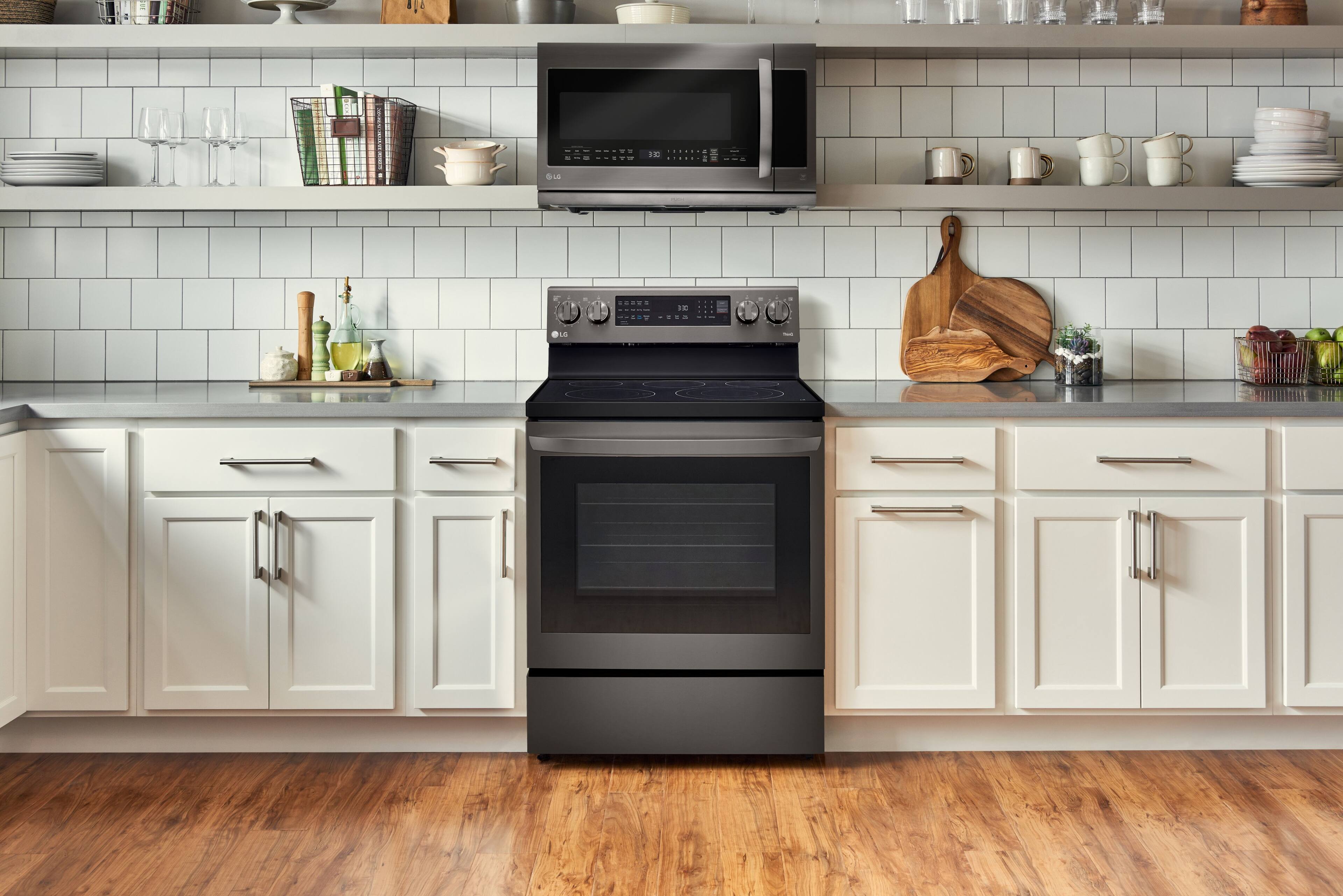 The text on the image reads "E i .... OLE ... : d : - 1E : PAAV ...". However, it is not clear what the text is referring to or what it means. It could be a part of a recipe, a message, or a code. To provide a more accurate description, I would need more context or information about the image.