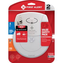 First Alert - Battery-Powered Photoelectric Smoke and Carbon Monoxide Combination Pack 2 each