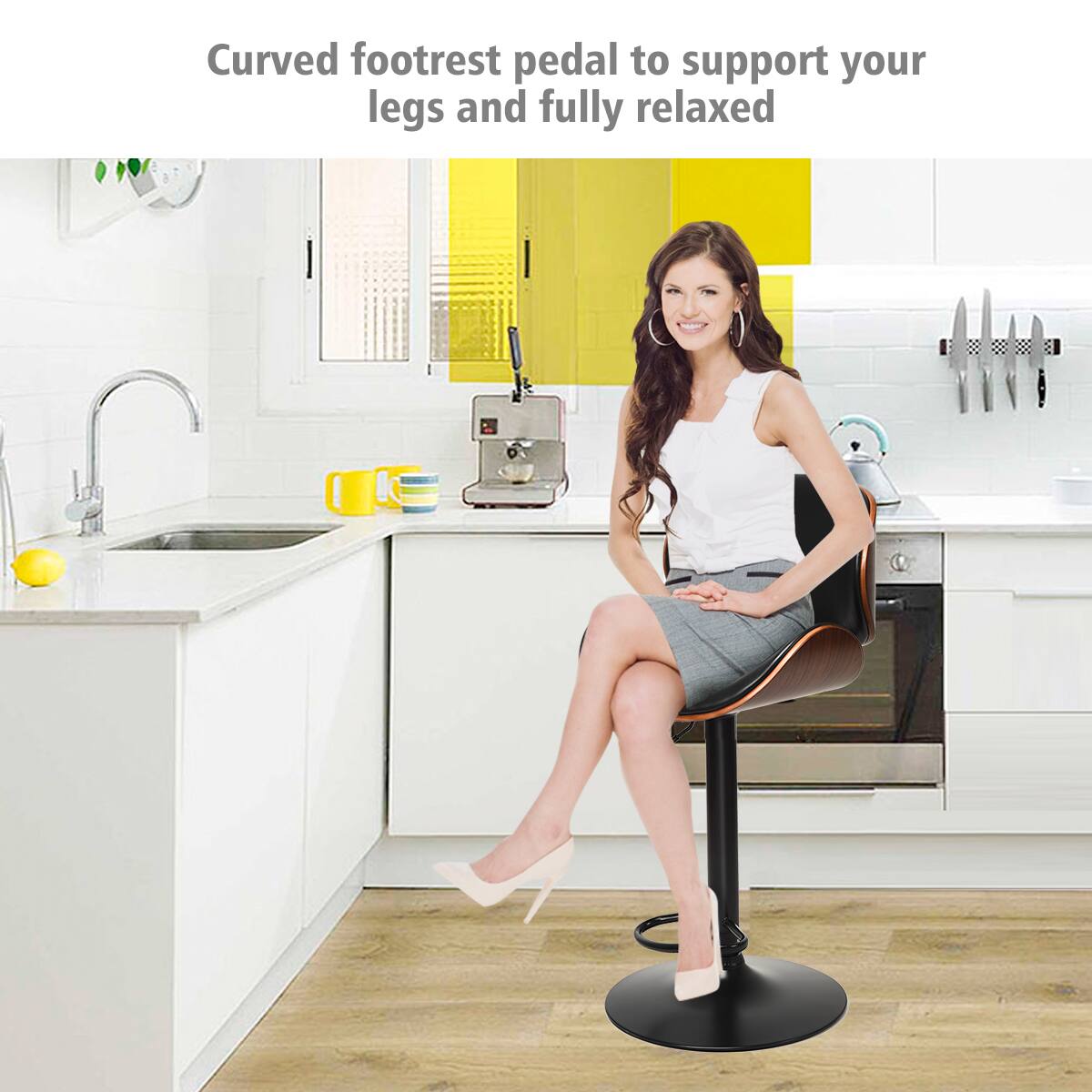 Curved footrest pedal to support your legs and fully relaxed