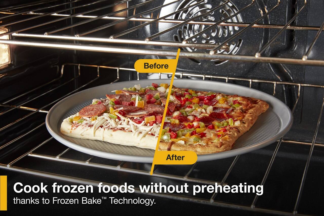 Before After  
Cook frozen foods without preheating thanks to Frozen Bake™ Technology.