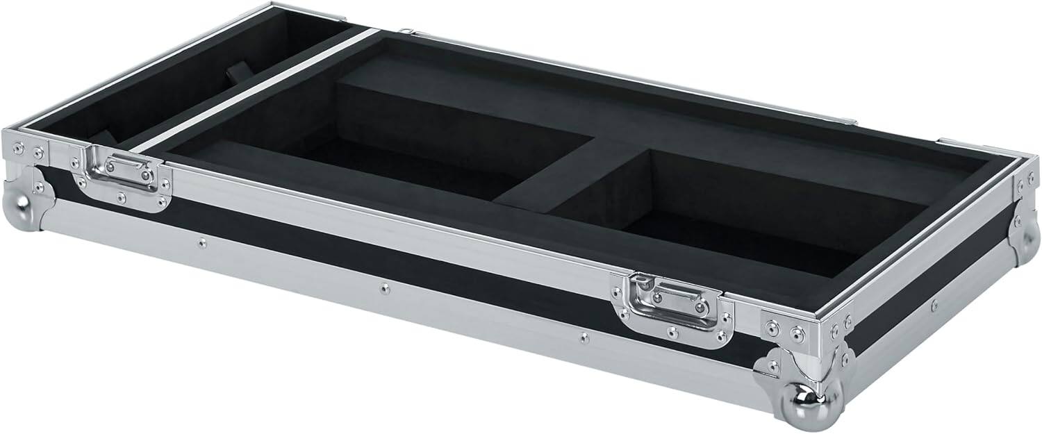 Angle. Gator - G-TOUR Series Road Case for Line 6 Helix Floor Processor with Integrated Wheels and Elevated Live-In Platform.