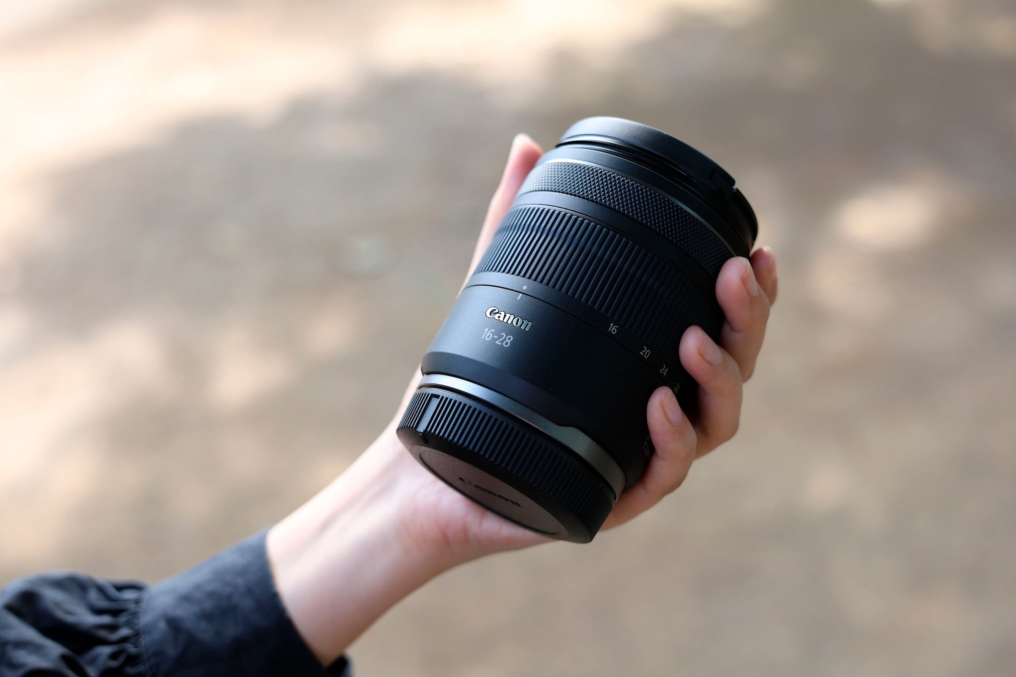 Canon RF16-28mm F2.8 IS STM Wide-Angle Zoom Lens for EOS R Canon RF16-28mm F2.8 IS STM Wide-Angle Zoom Lens for EOS R