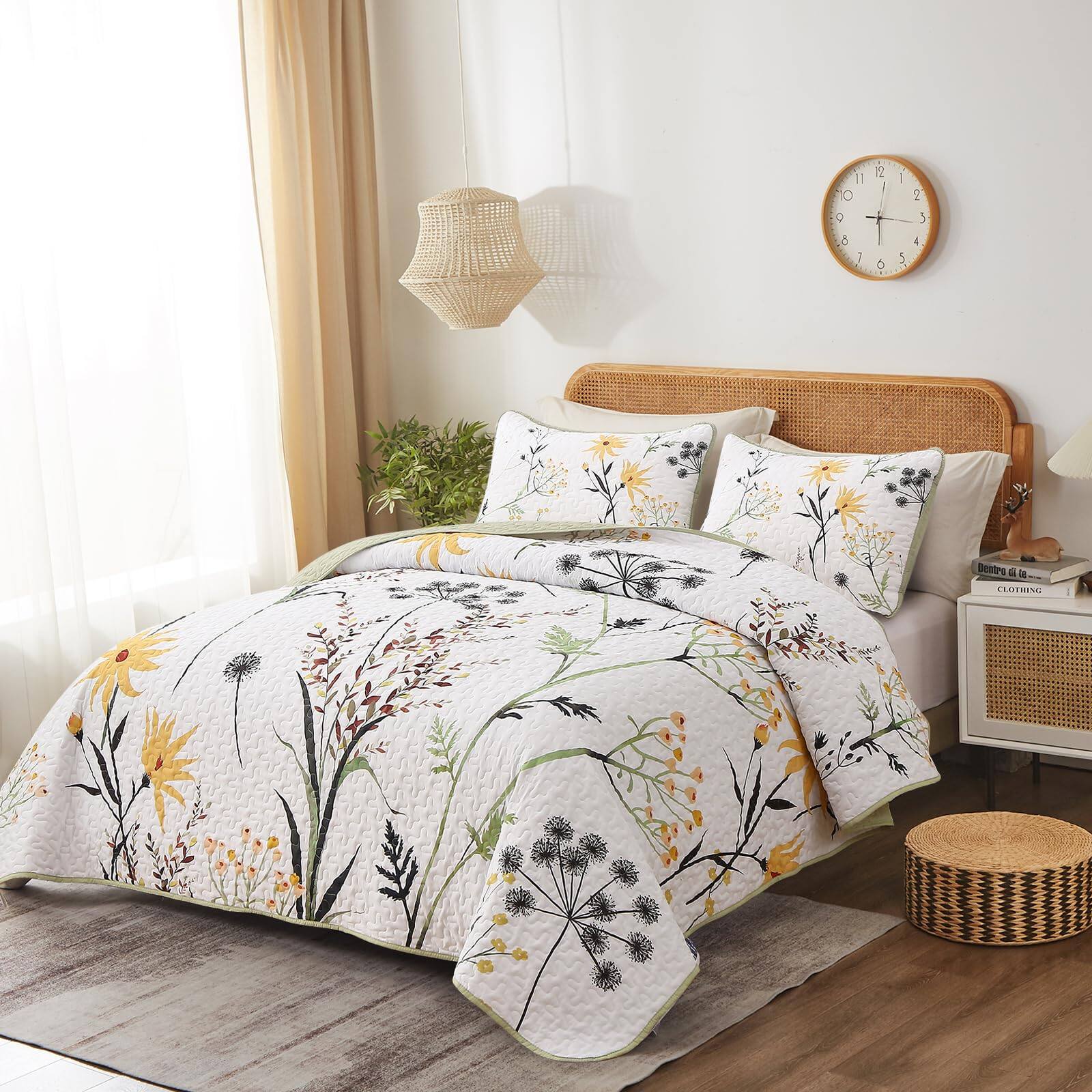 Left. Earthley Blooms - Floral Quilt Set Botanical Flower 3 Pieces Spring Bedspread Coverlet Soft Lightweight Microfiber Bedding For - Grey-King.