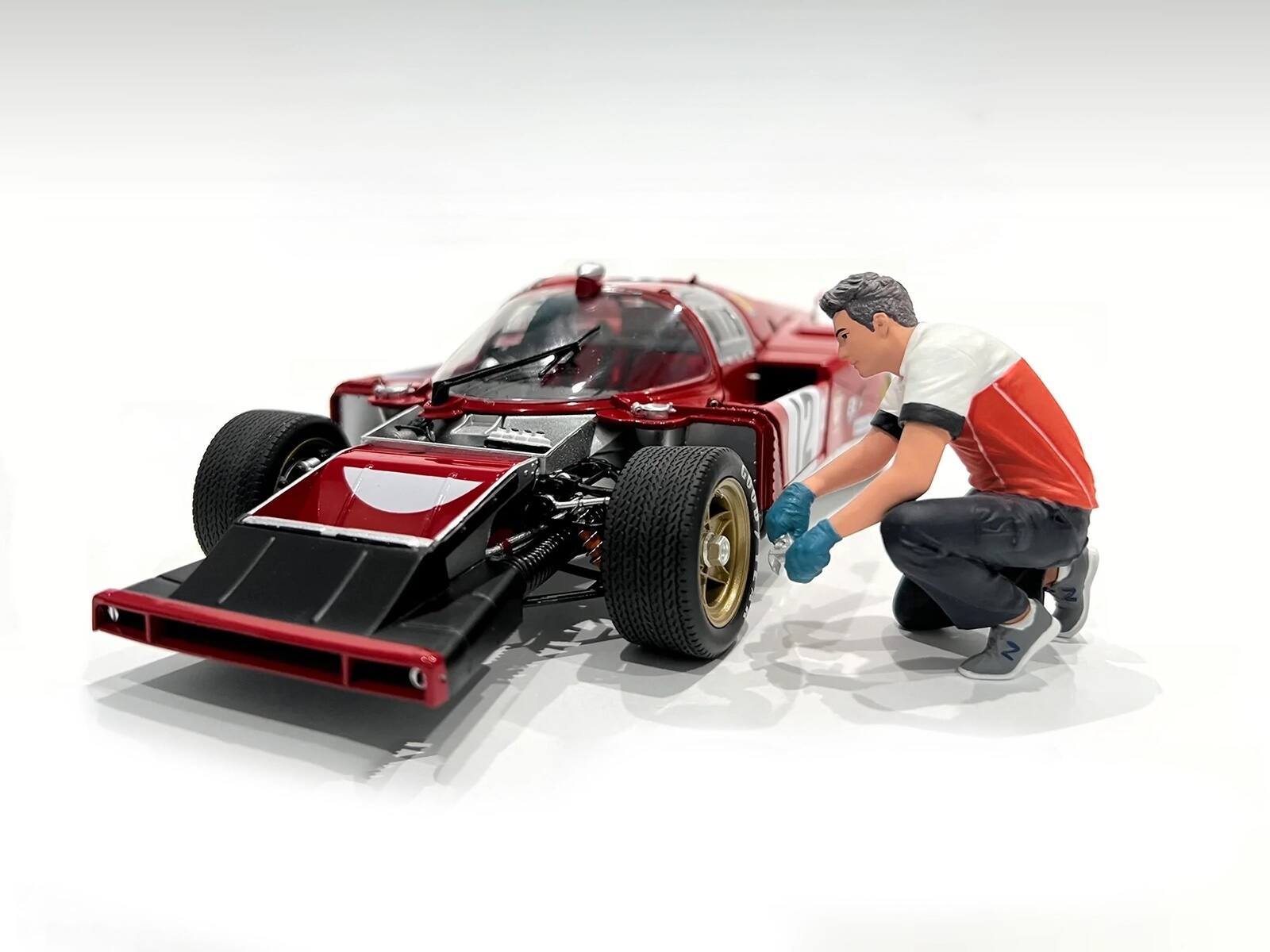 Front. American Diorama - "Race Crew" Figure #5 for 1/18 scale models by American Diorama.