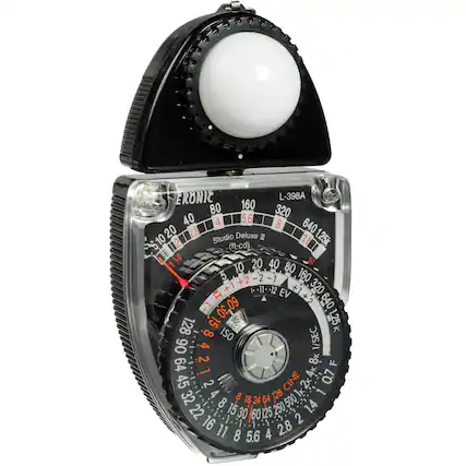 ERONIE L-398A
80 160 5.6 320 40 4 8 640 51020 20 2.8
Studio Deluxe III
125k 10 2 (ft-cd)
11 = 14 16 1 10 20 40 80 5 +2 2 -1 160
H +1 -11 -12 EV +1 + 320 09 +2 640
30 128 8 15 100 800 1.25K ISO 1/SEC 90 4 64 2 8K
F 1 4K 0.7 45 2 CINE 1K 2K 1 32 4 8 18 24 64 128 8
250 500 1.4 22 15 30 60125 16 2 1