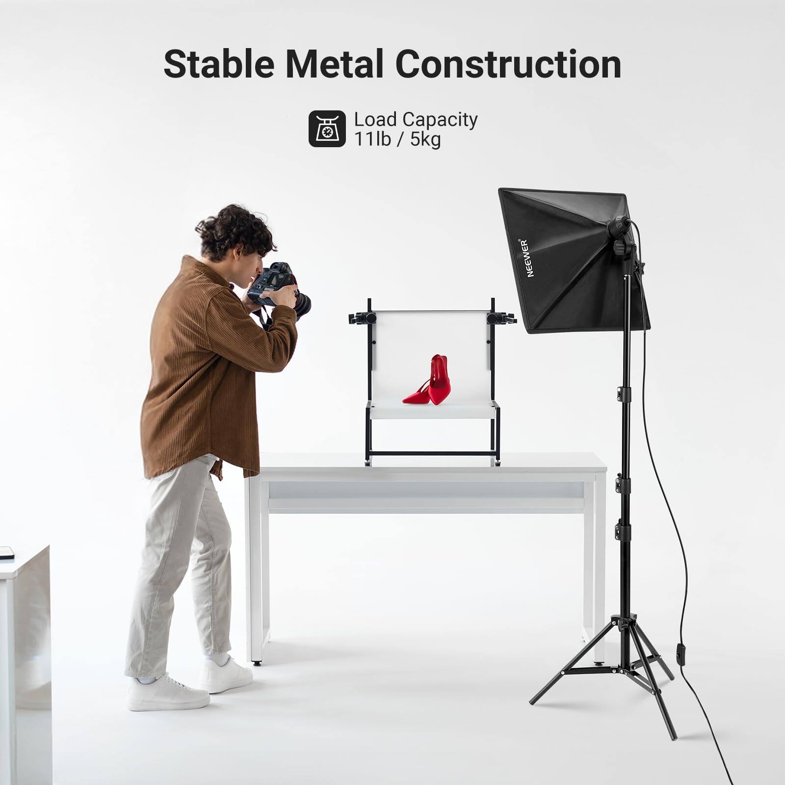 Stable Metal Construction  
Load Capacity: 11lb / 5kg