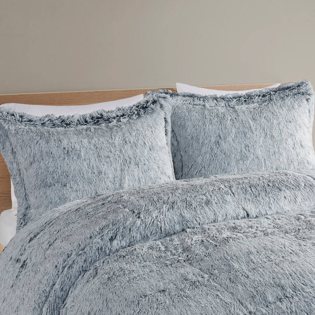 Alt View 1. Gracie Mills - Gracie Mills Susie Contemporary Shaggy Long Fur Comforter Set - Black/White.