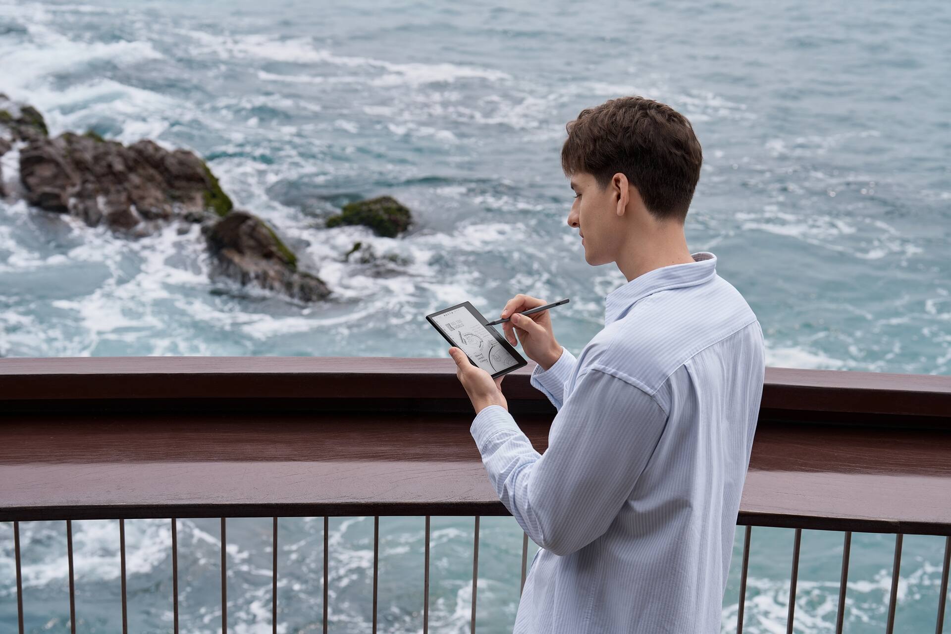 Alt View 3. BOOX - BOOX Go Color 7 (GenⅡ). The ultimate 7" color E-Ink reader. Experience your favorite comics and books in color. - Black.