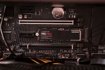 Samsung 990 PRO 1TB Internal SSD PCle Gen 4x4 NVMe MZ-V9P1T0B/AM Samsung 990 PRO 1TB Internal SSD PCle Gen 4x4 NVMe MZ-V9P1T0B/AM