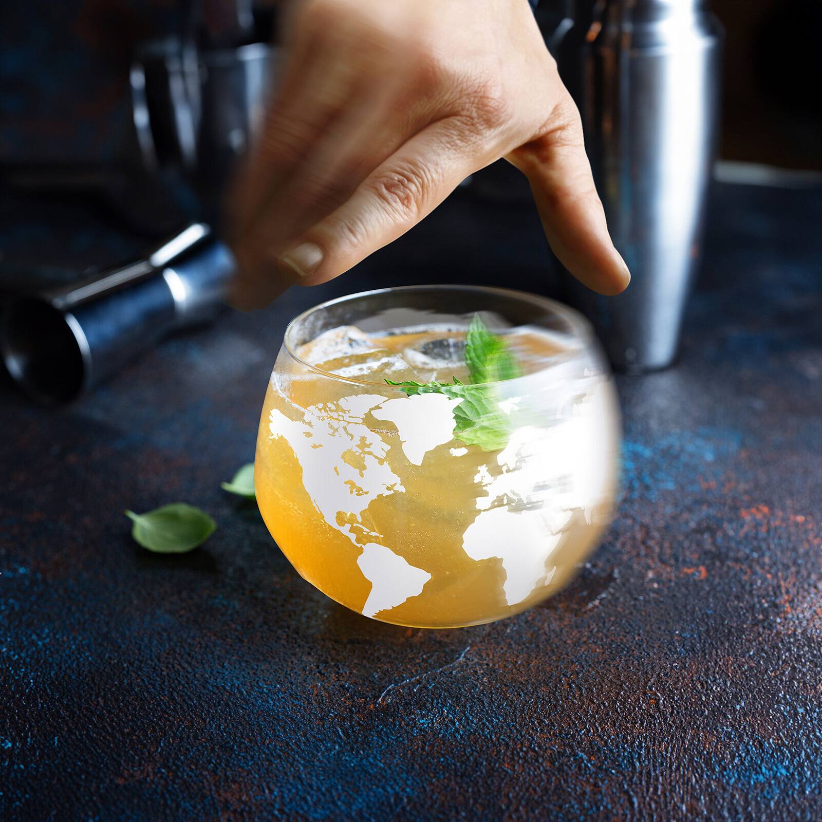 Alt View 1. Final Touch - Revolve Globe Glass - Set of 2 - Clear.