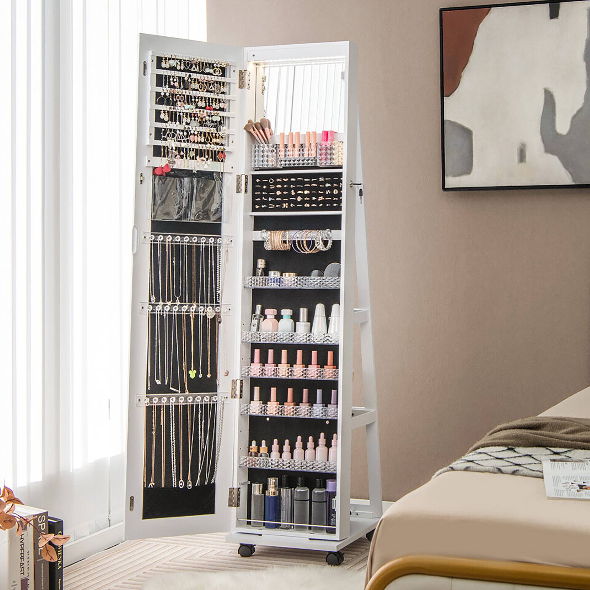 The text in the image appears to be a mix of letters and numbers. Here is the corrected and grouped text:

- HYPERFAST
- TP
- AAYT
- SP
- WIESKA

The text seems to be part of a code or a series of abbreviations.