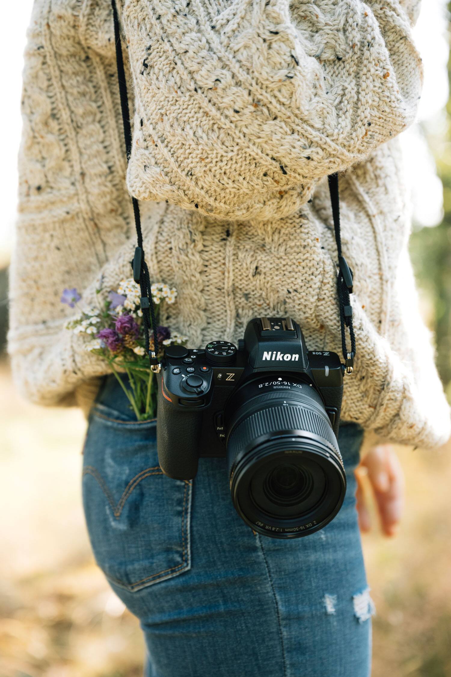 - F - 1% A - Z EOS Z Nikon 8Z/OG0LX SORAE XO IY N Fwn Fec 200 2 N 15S 50mm

Corrected text:
- F - 1% A - Z EOS Z Nikon 8Z/OG0LX SORAE XO IY N Fwn Fec 200 2 N 15S 50mm