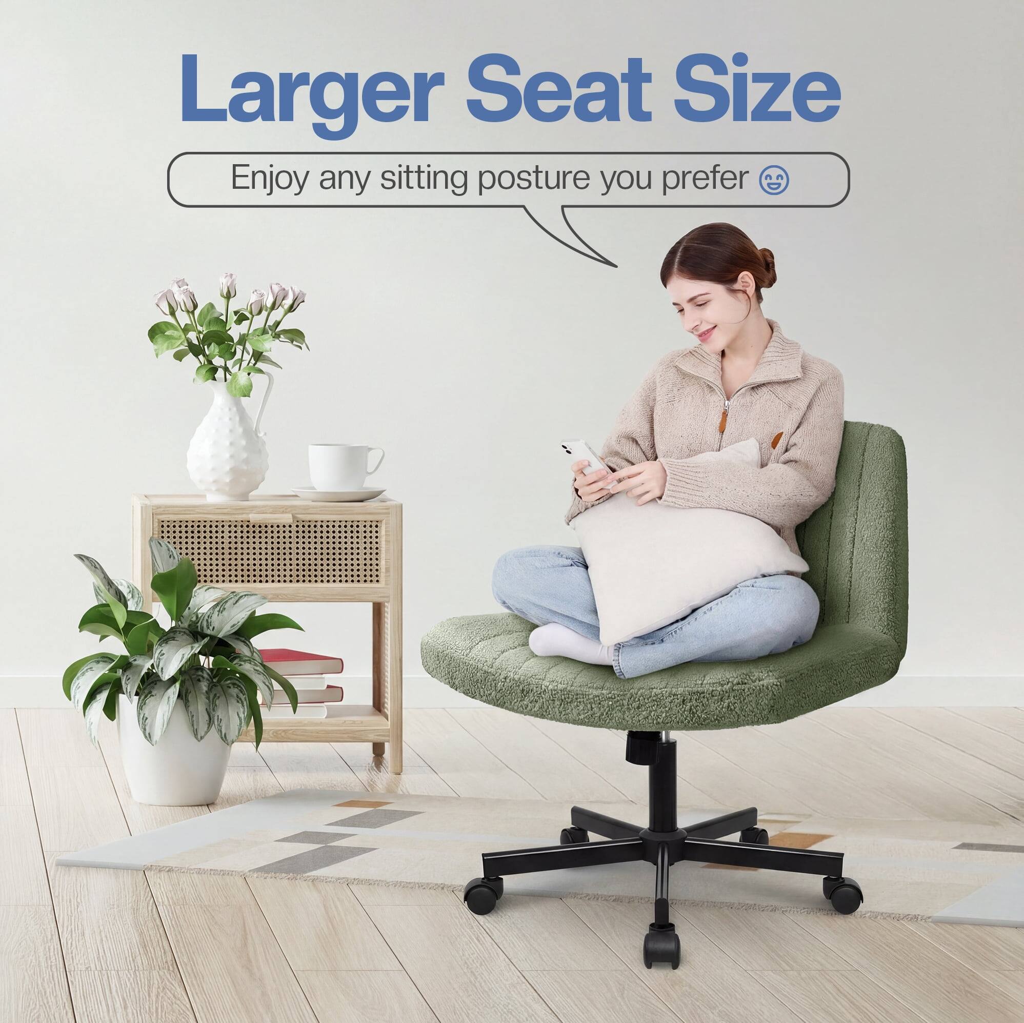 Larger Seat Size  
Enjoy any sitting posture you prefer 😊