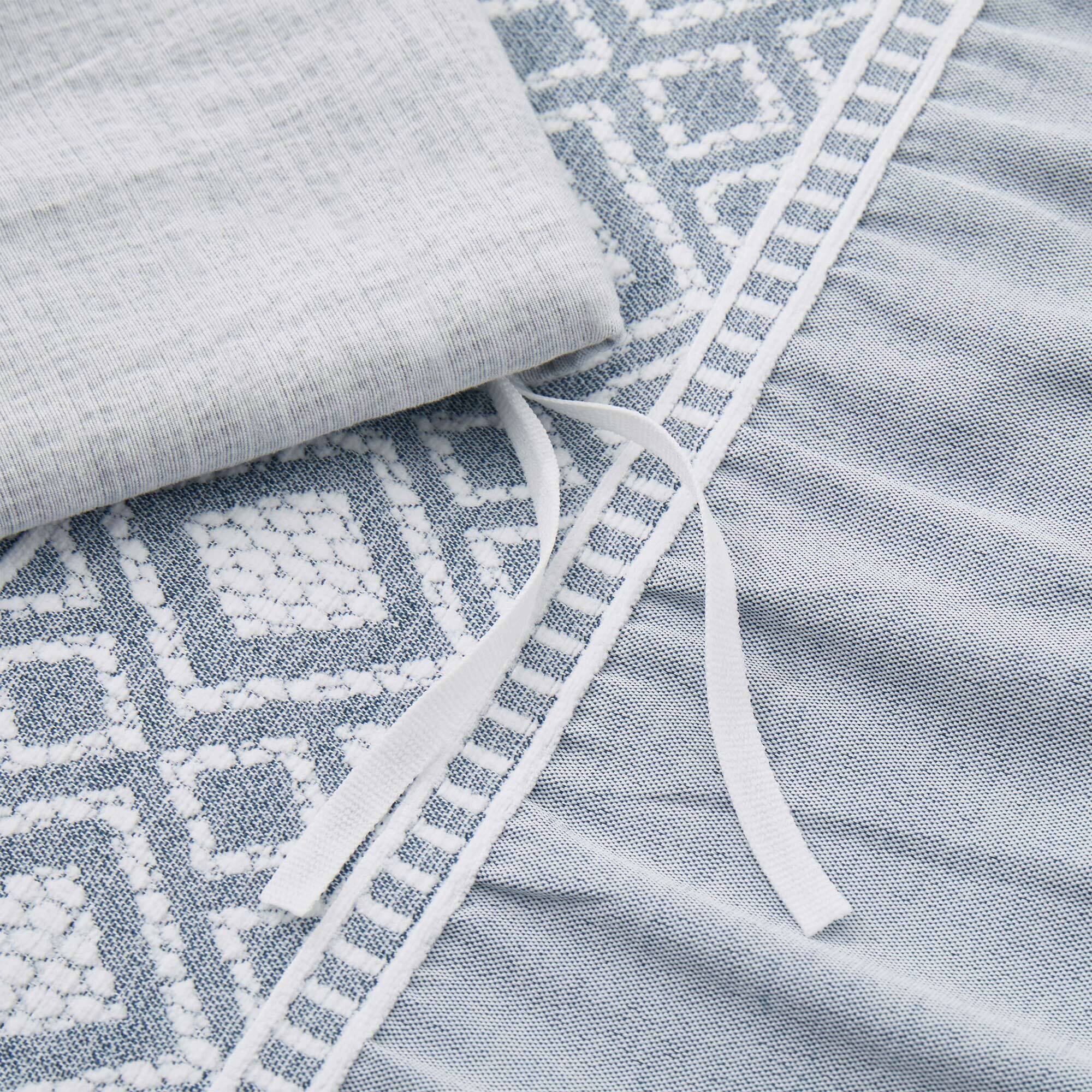 Left. Peace Nest - Peace Nest Textured Geometric Duvet Cover Set with Pillowcases for All Season, Blue, Full/Queen - Blue.