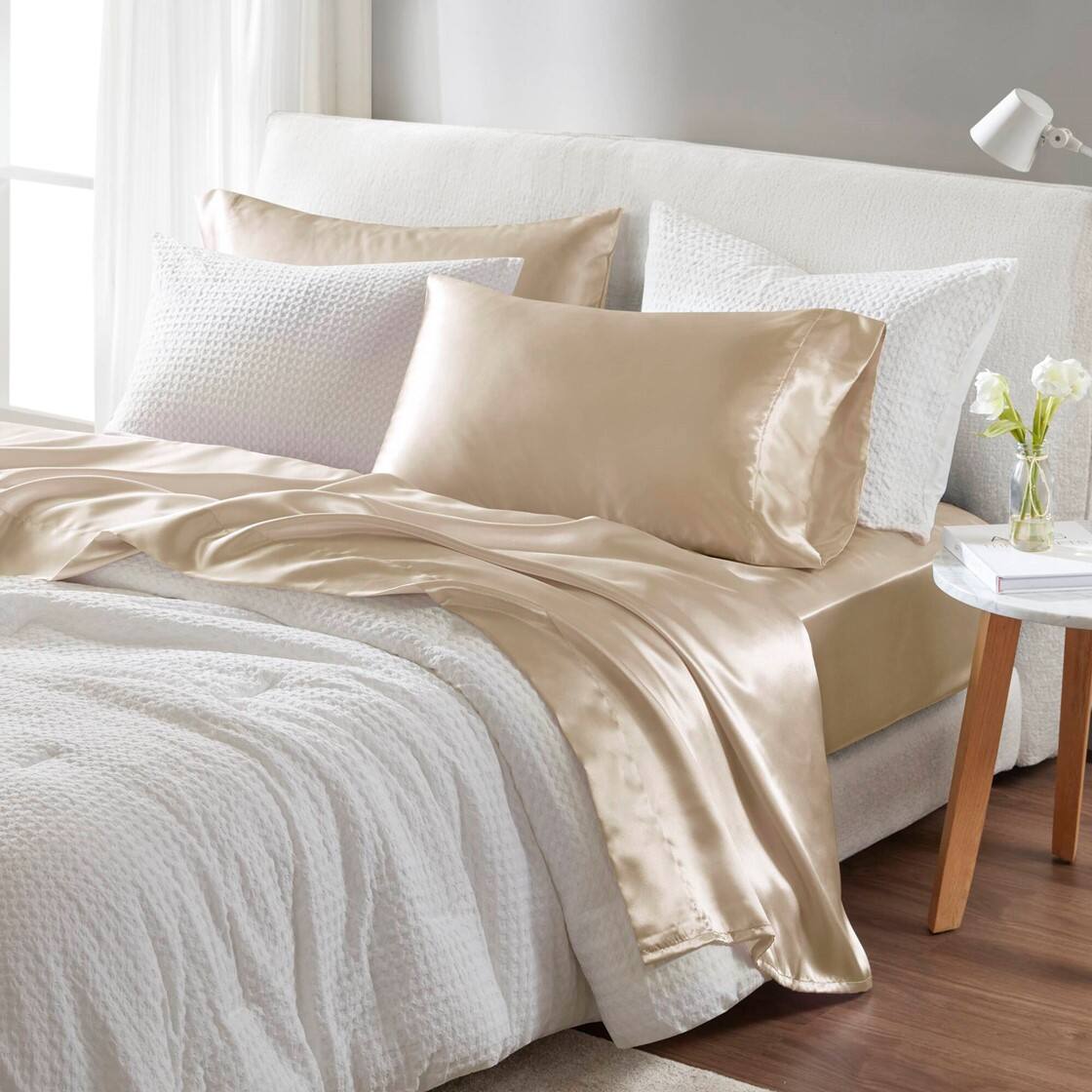 Alt View 2. Gracie Mills - Gracie Mills Coralie 6-Piece Wrinkle-free Satin Sheet Set - Champagne.
